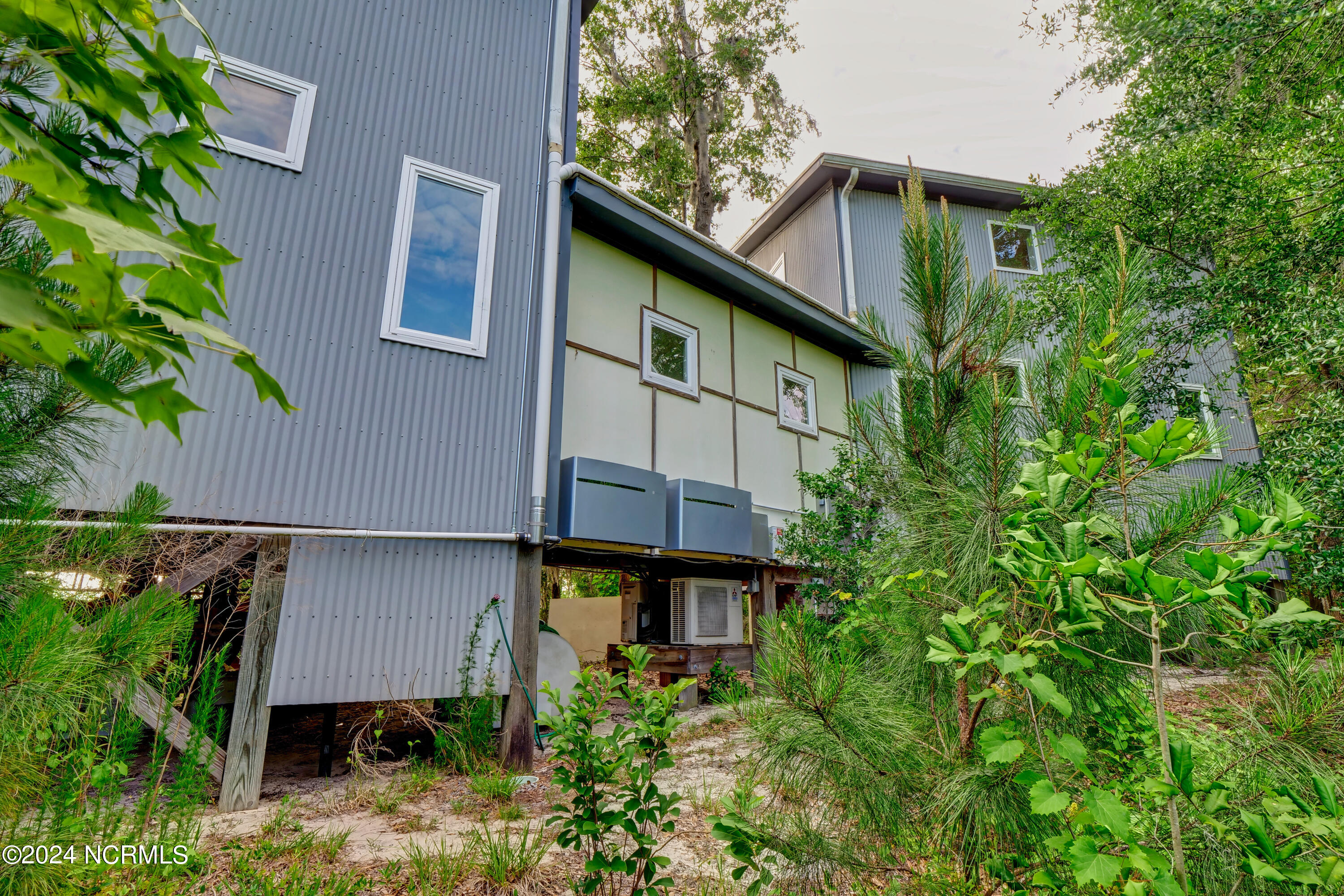 100497530 | Photo 22