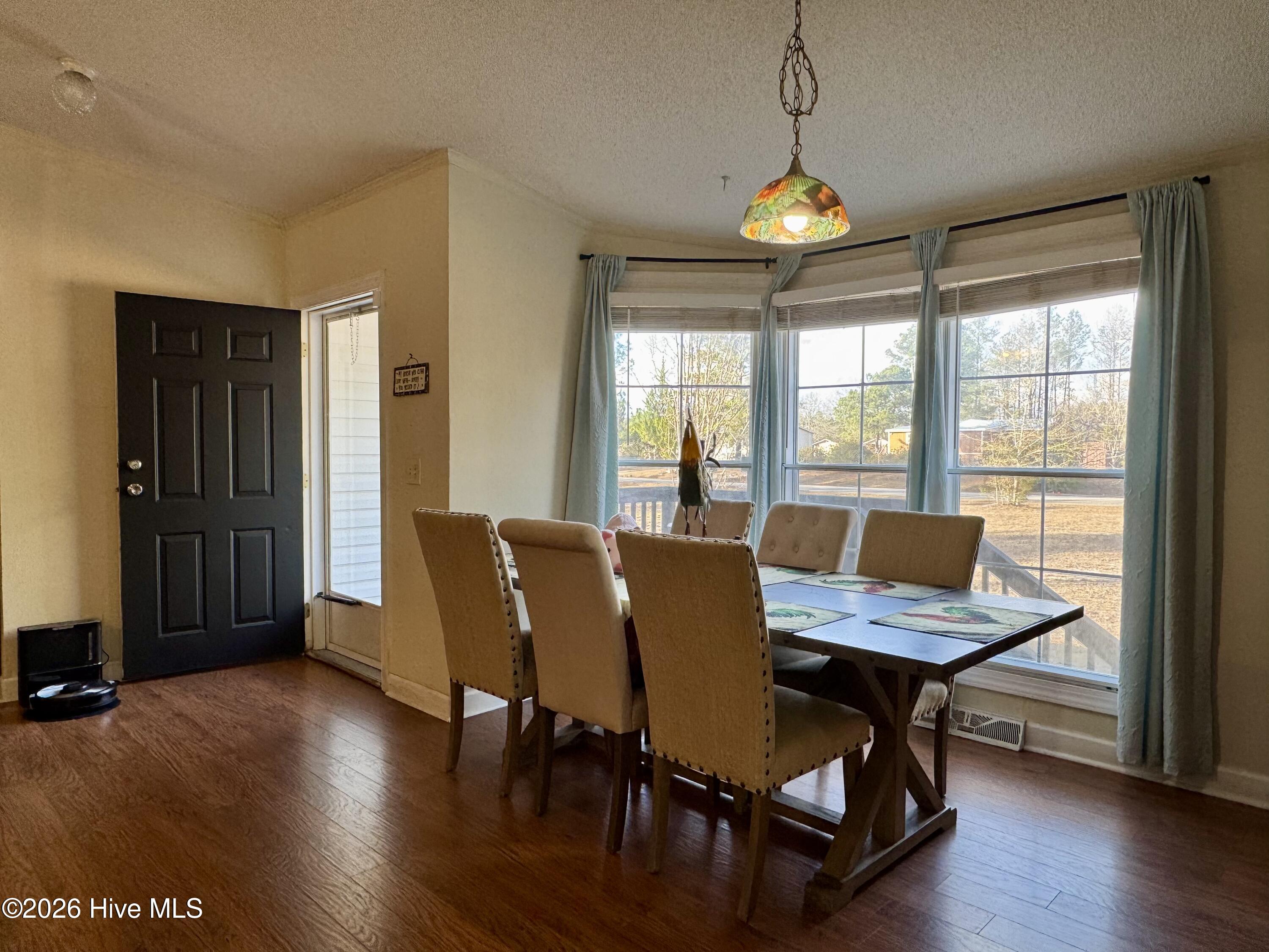 100548811 | Photo 19