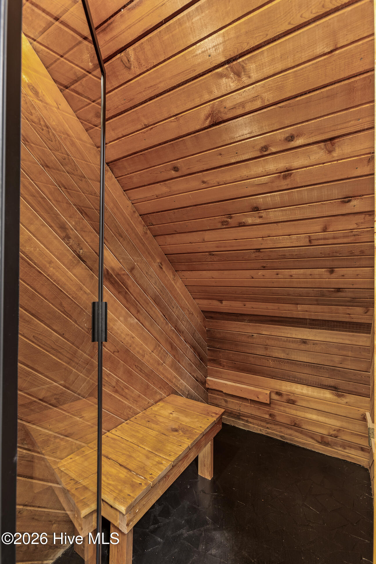 100558512 | Photo 30