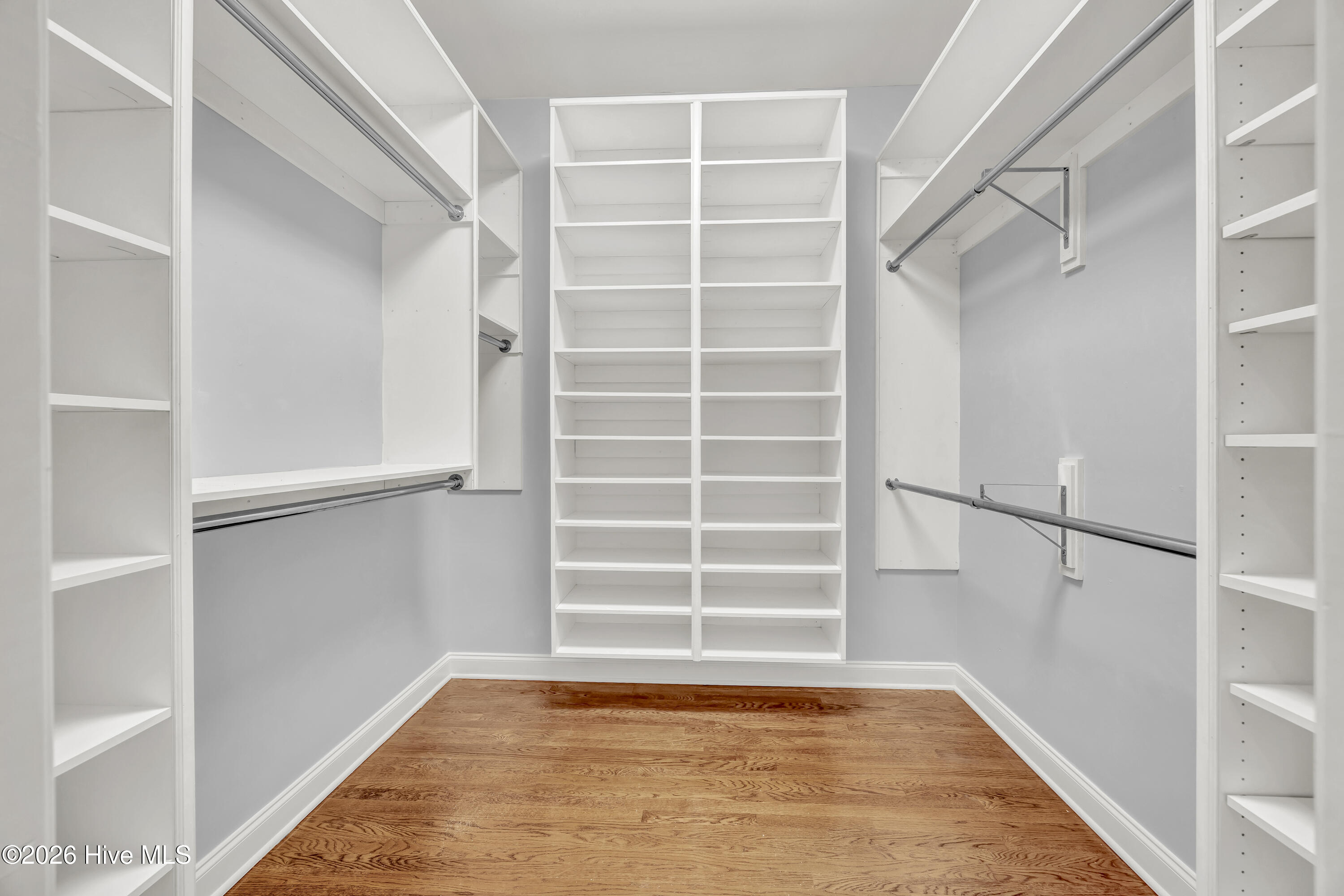 100565766 | Photo 22