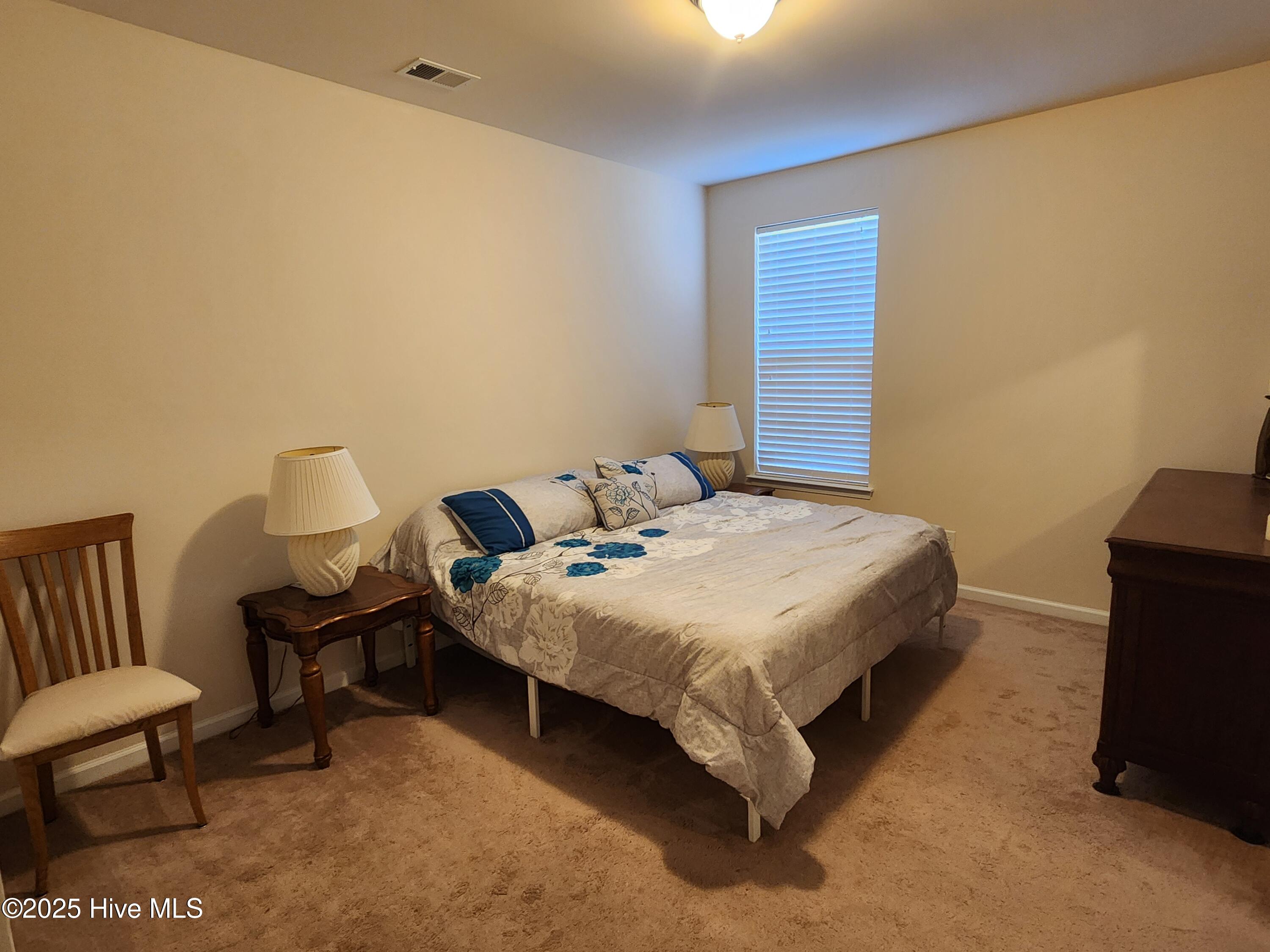 100540415 | Photo 15