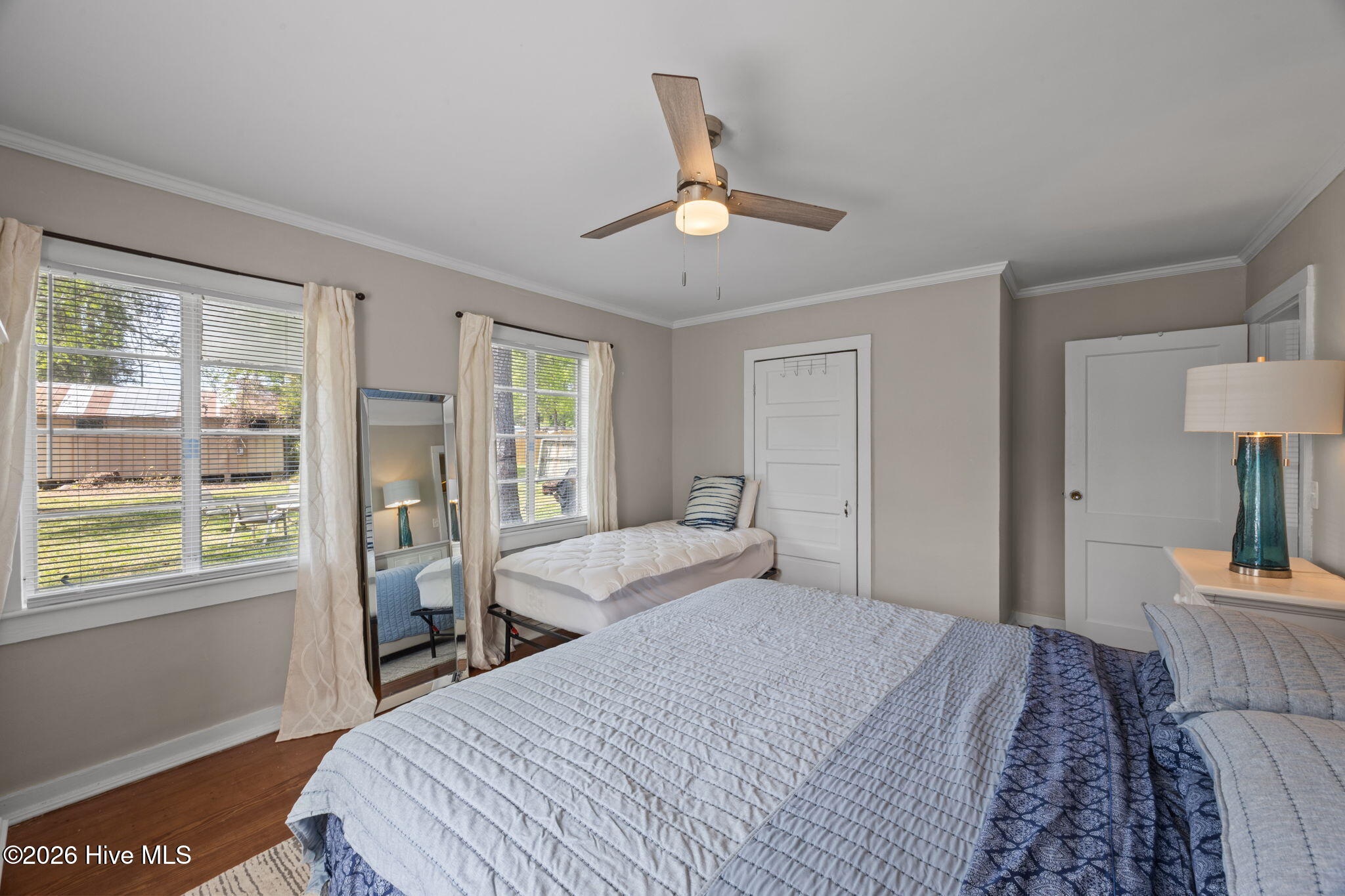 1103 Broad Street Ext,Oriental