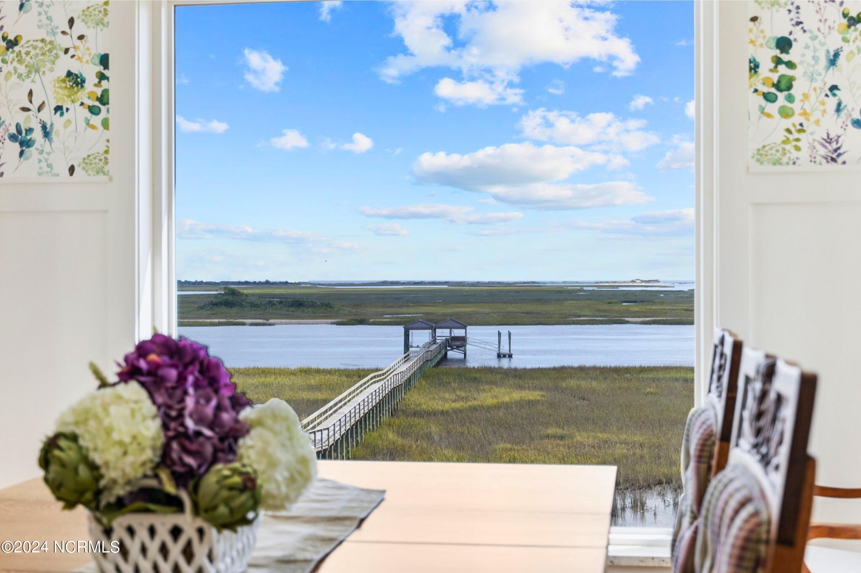 100553128 | Photo 23