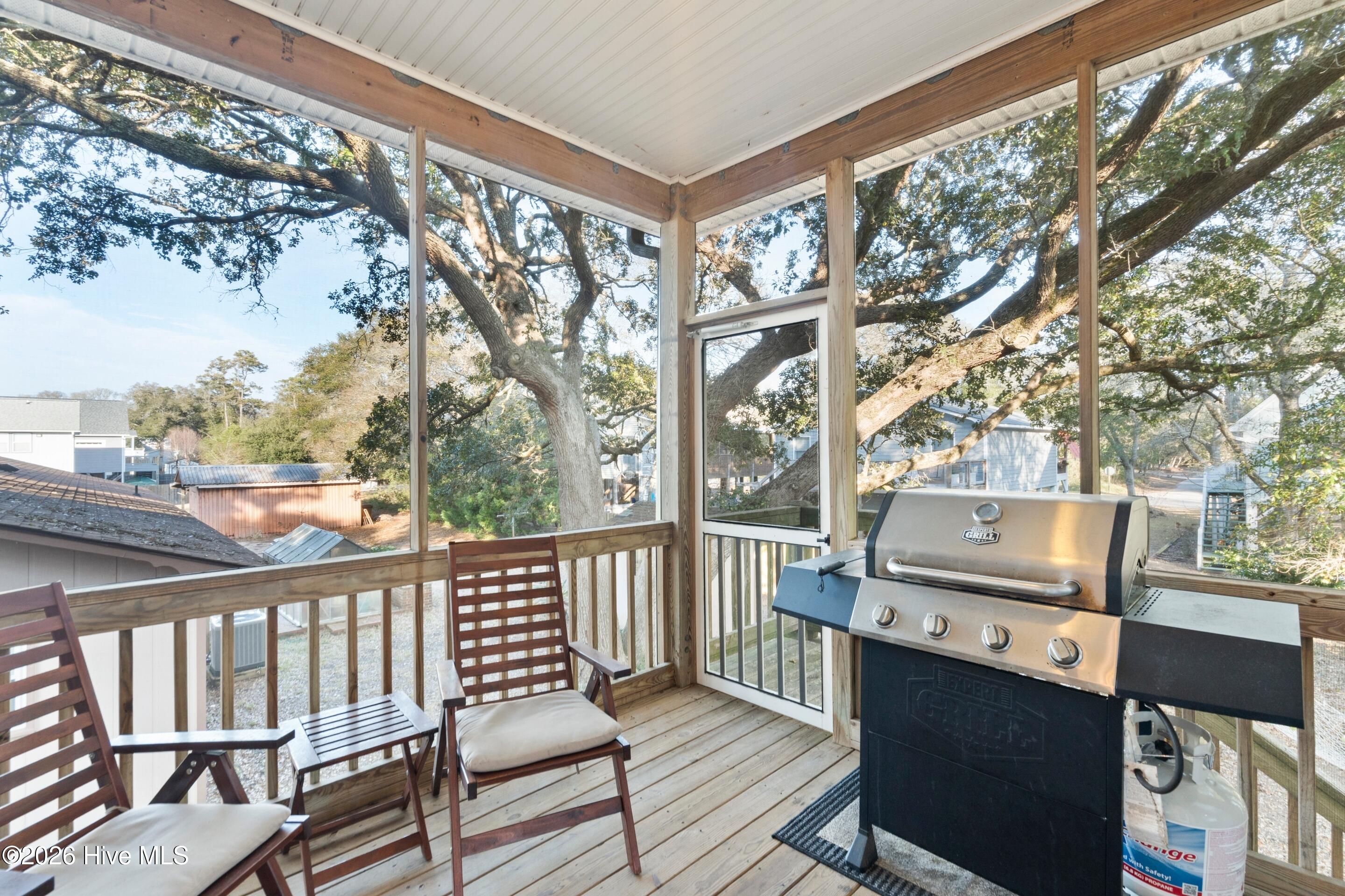 100549187 | Photo 61