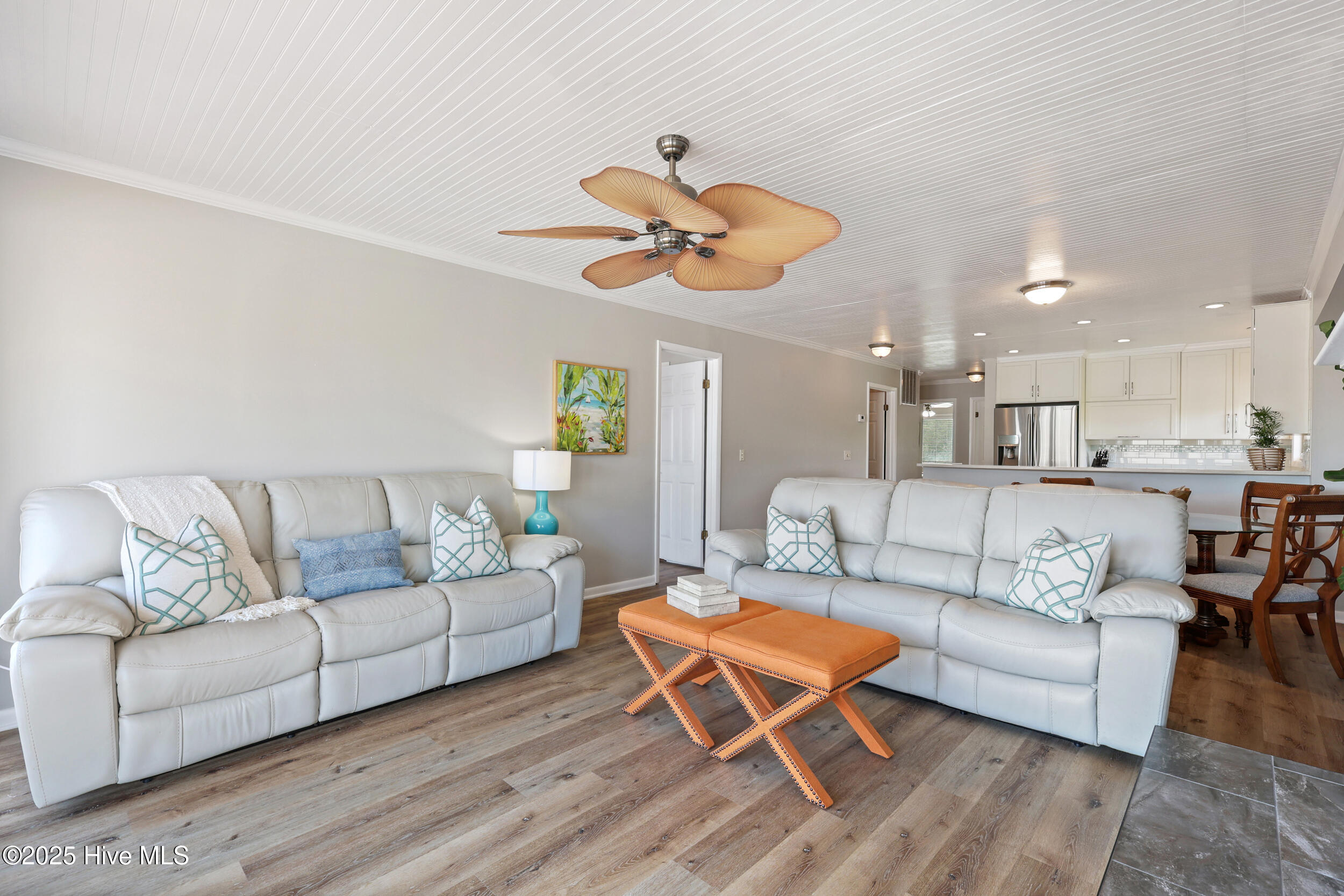 100531692 | Photo 23