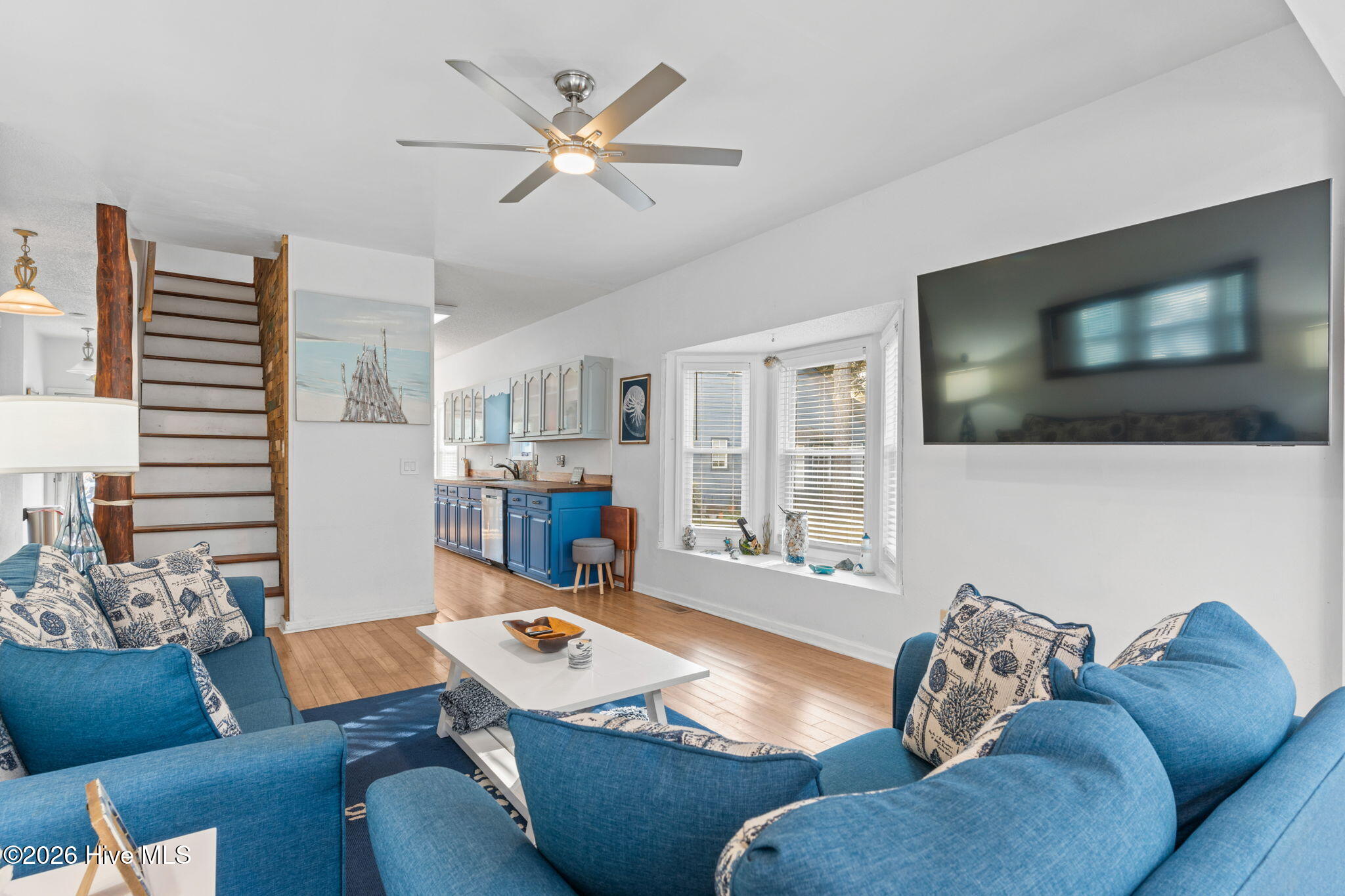 100548707 | Photo 21