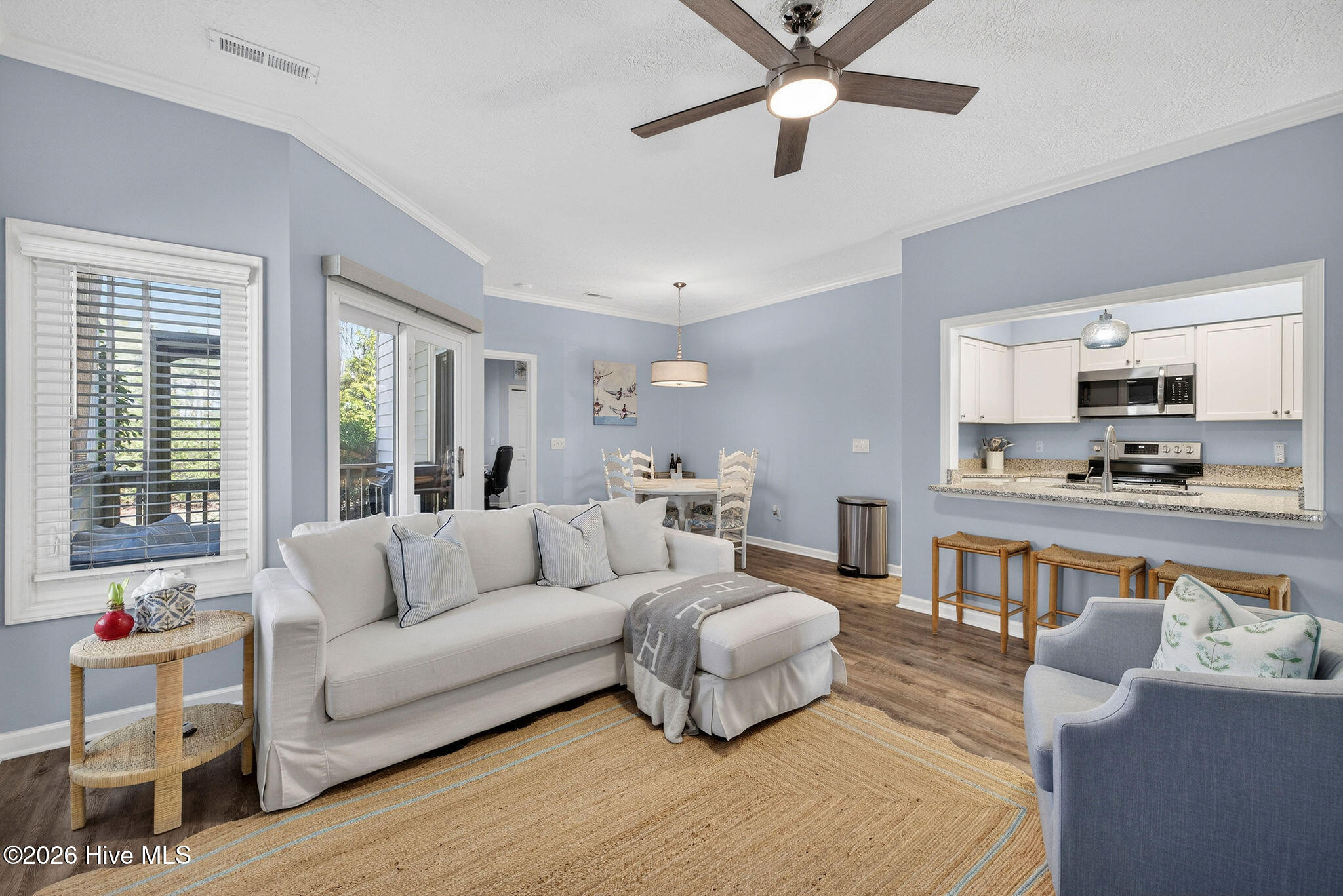 100562760 | Photo 21