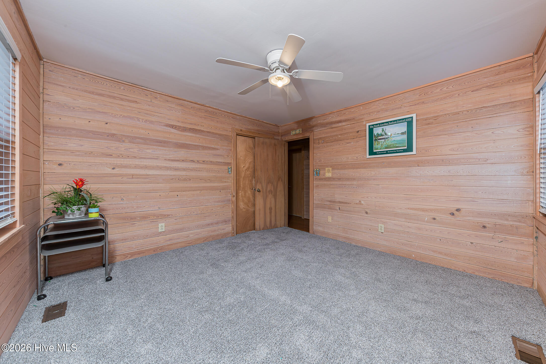 100560422 | Photo 57