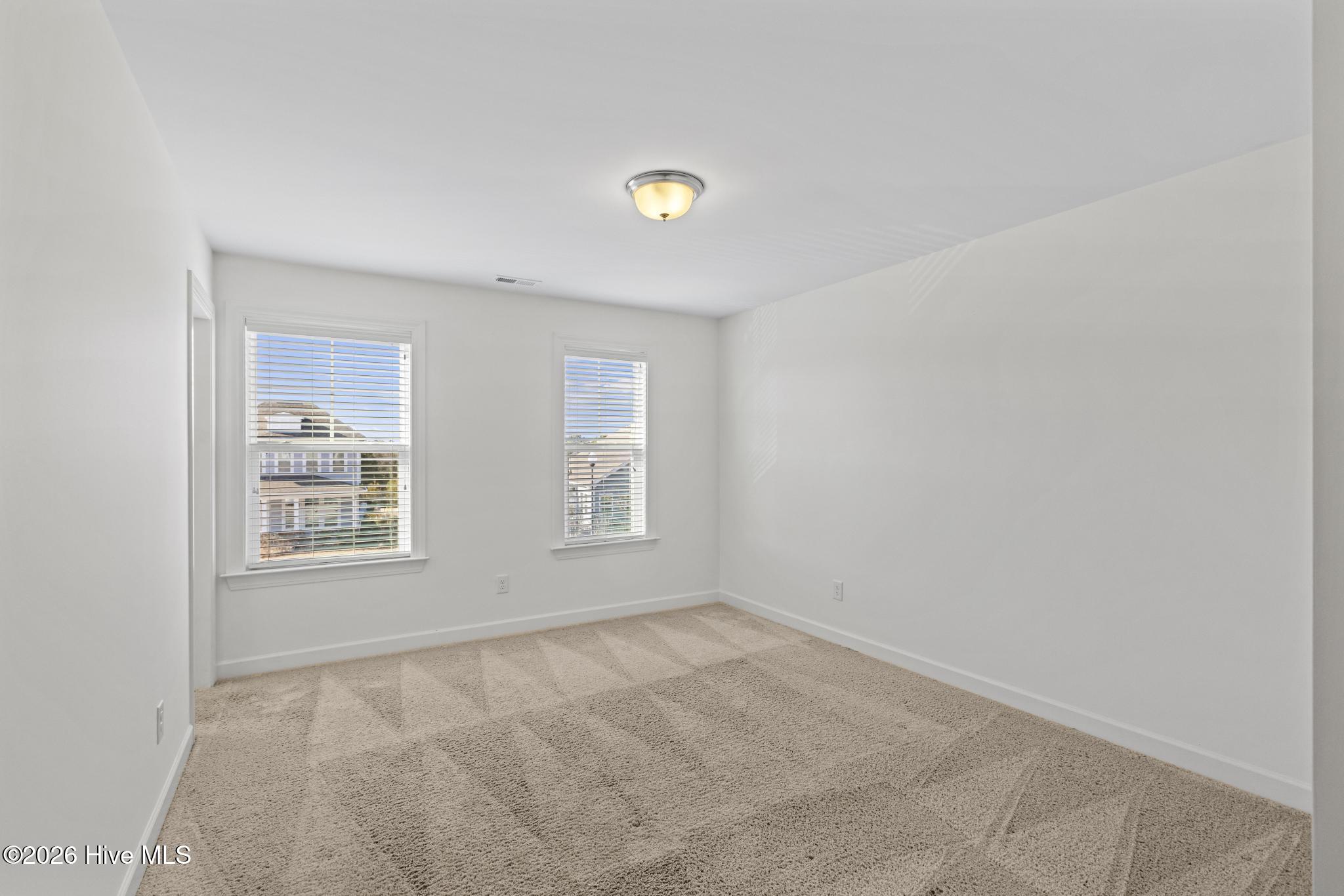 100554493 | Photo 37