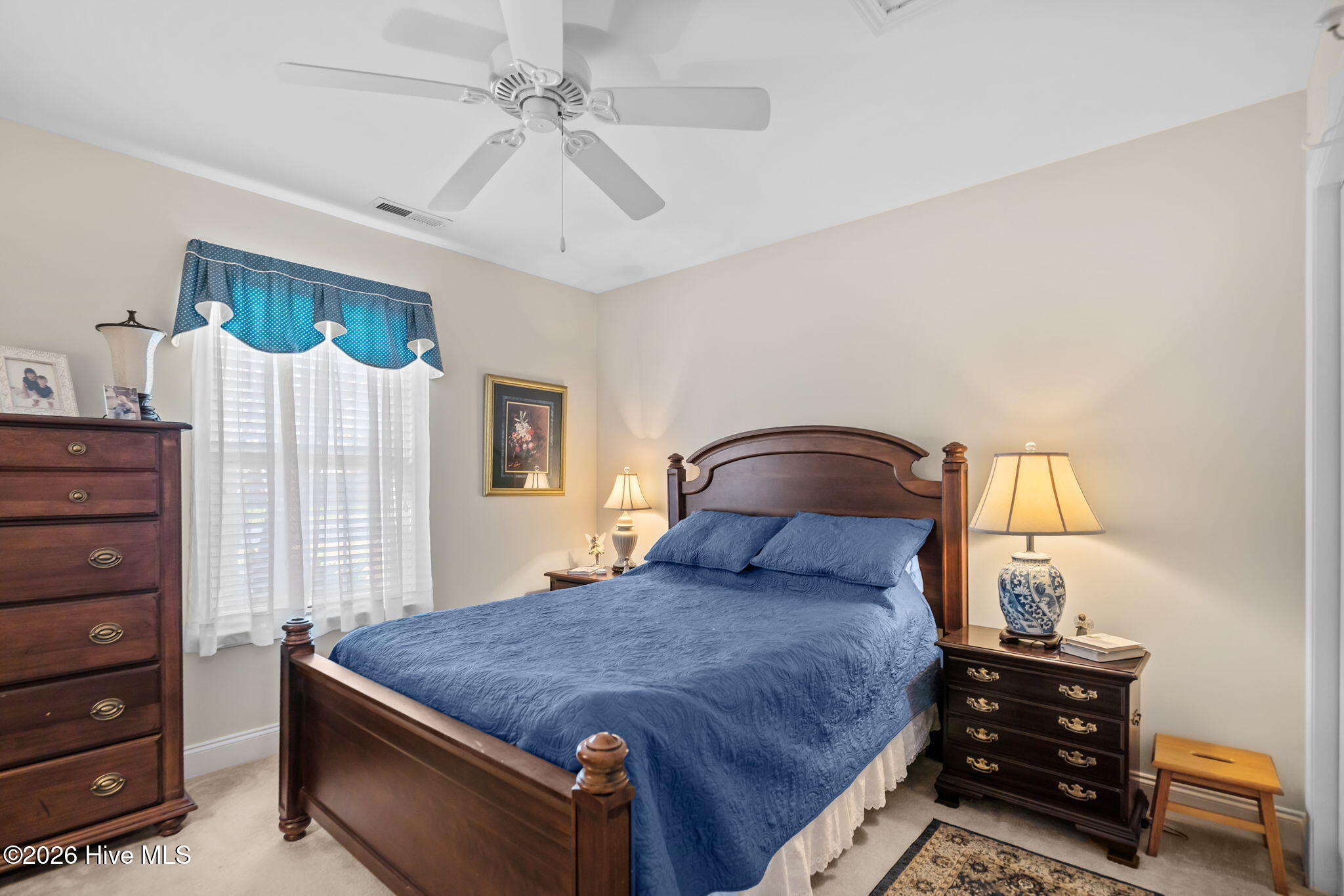 100556282 | Photo 35