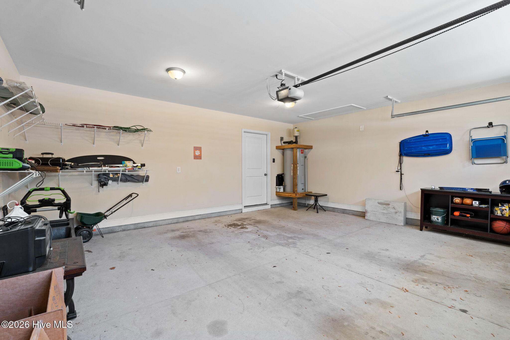 100564641 | Photo 33