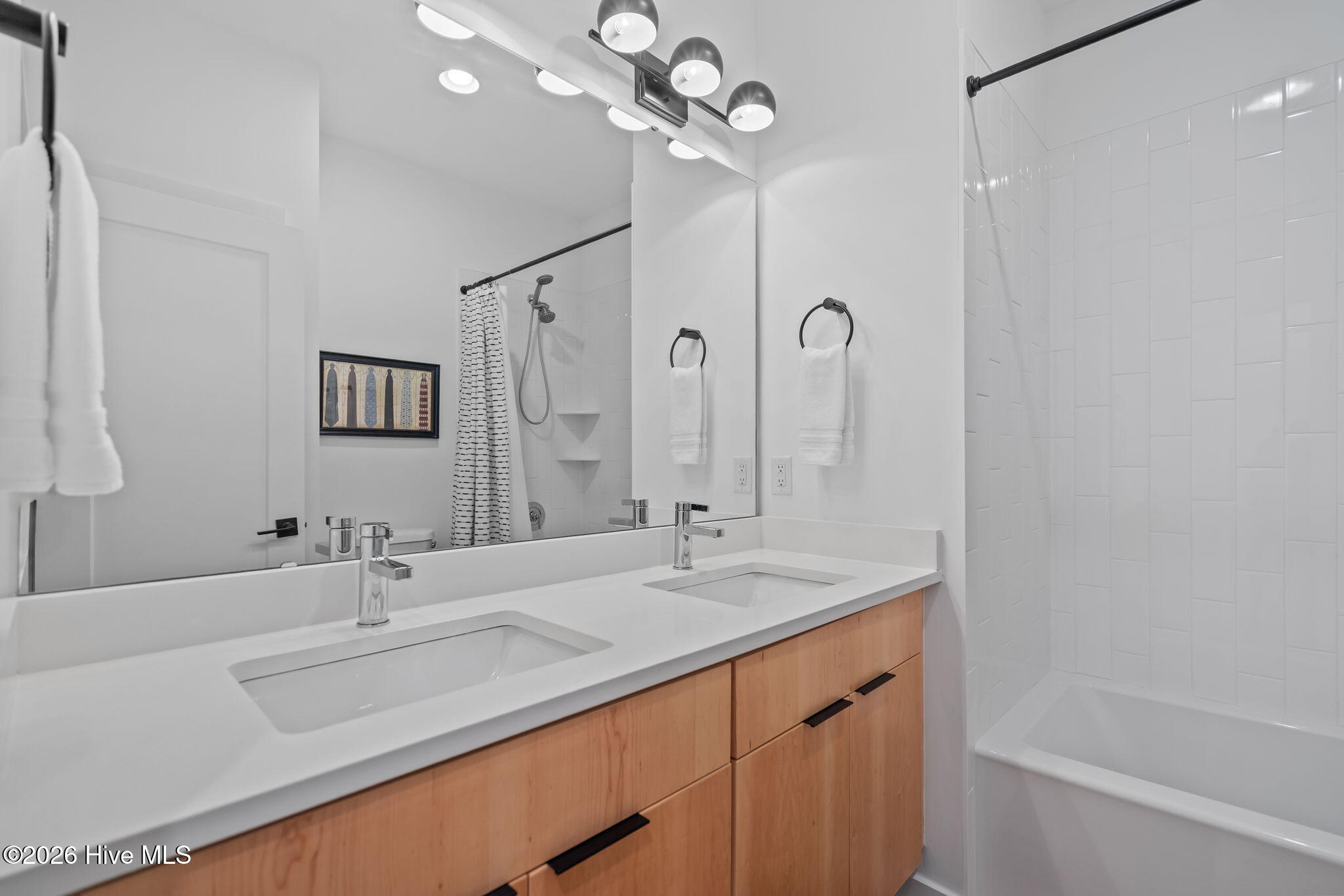 100559537 | Photo 33