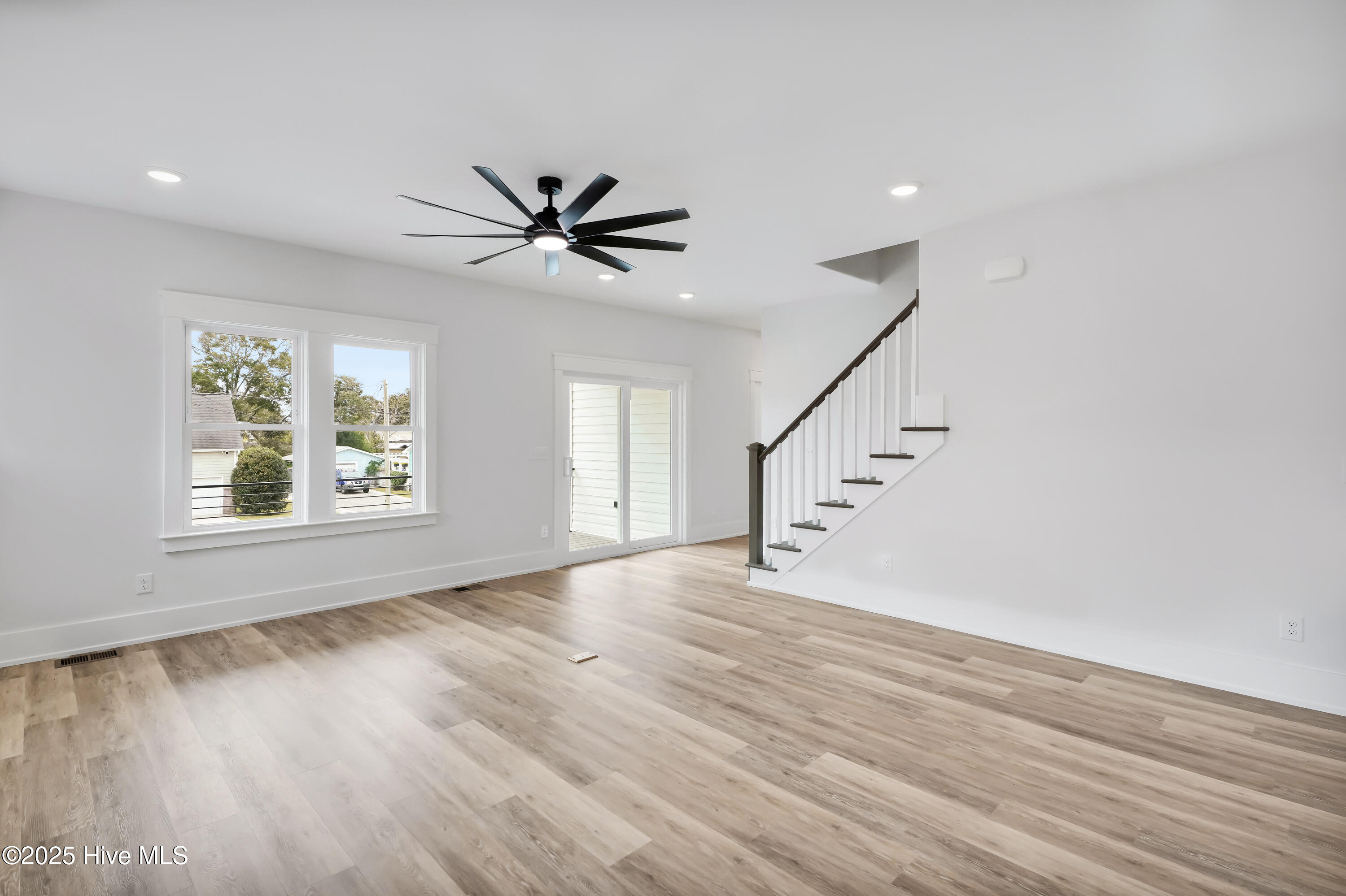 406 Birmingham Avenue, Carolina Beach, NC 28428 – photo 13: 406BirminghamAvenue-10