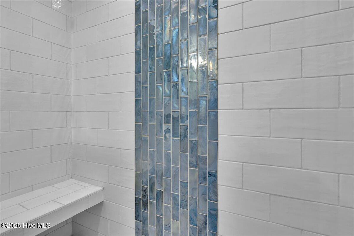 100550591 | Photo 35