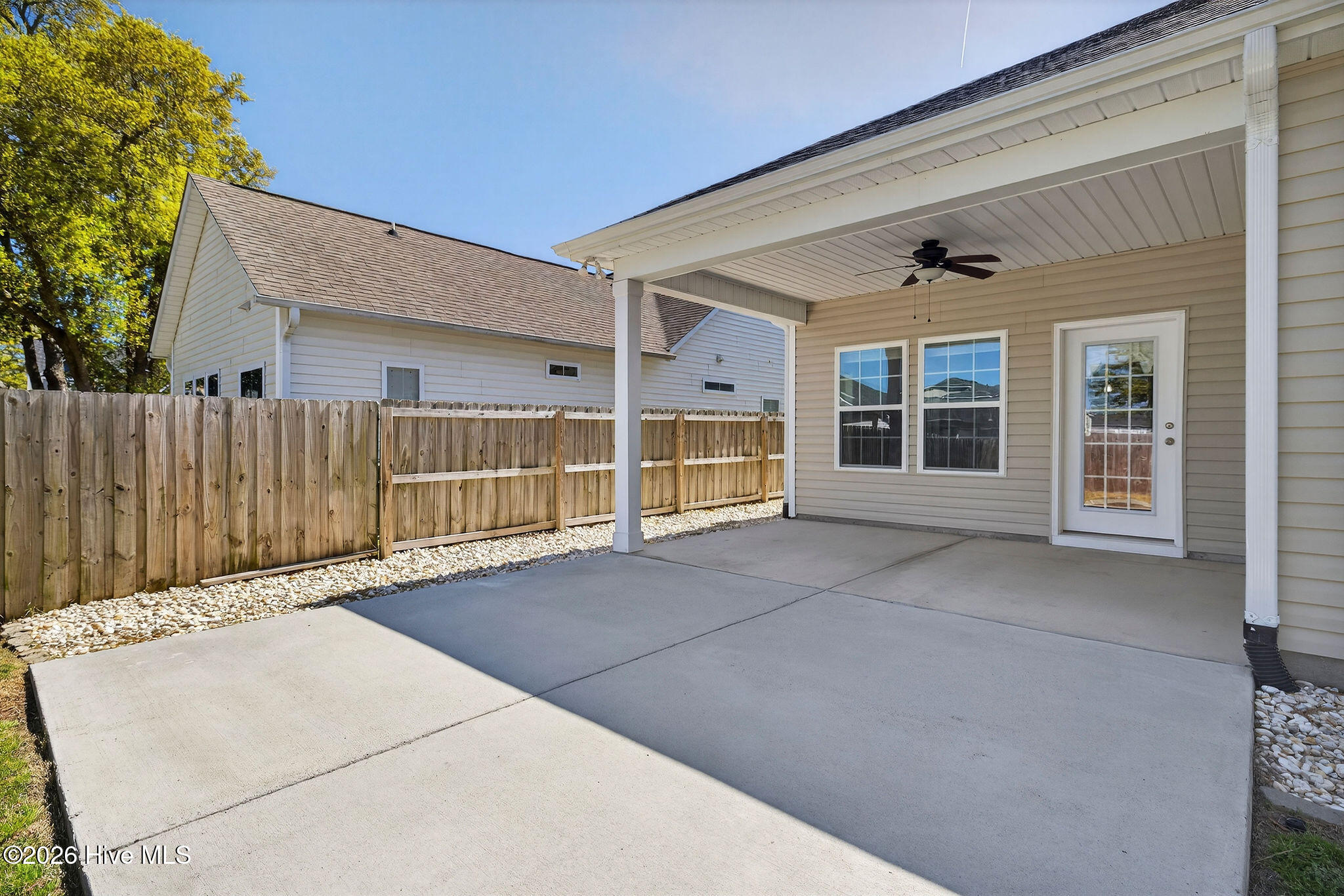 100564802 | Photo 42