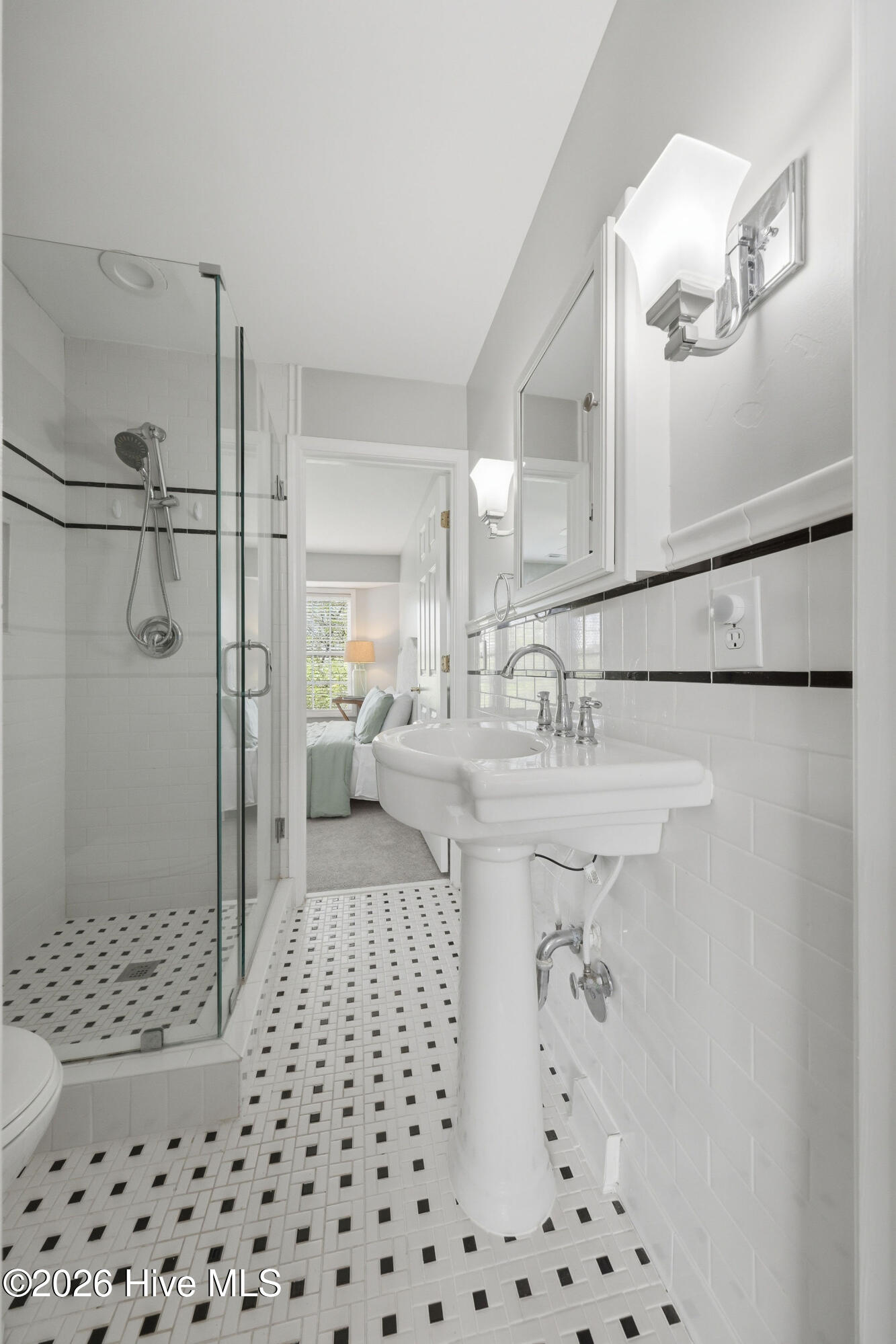 100565537 | Photo 73