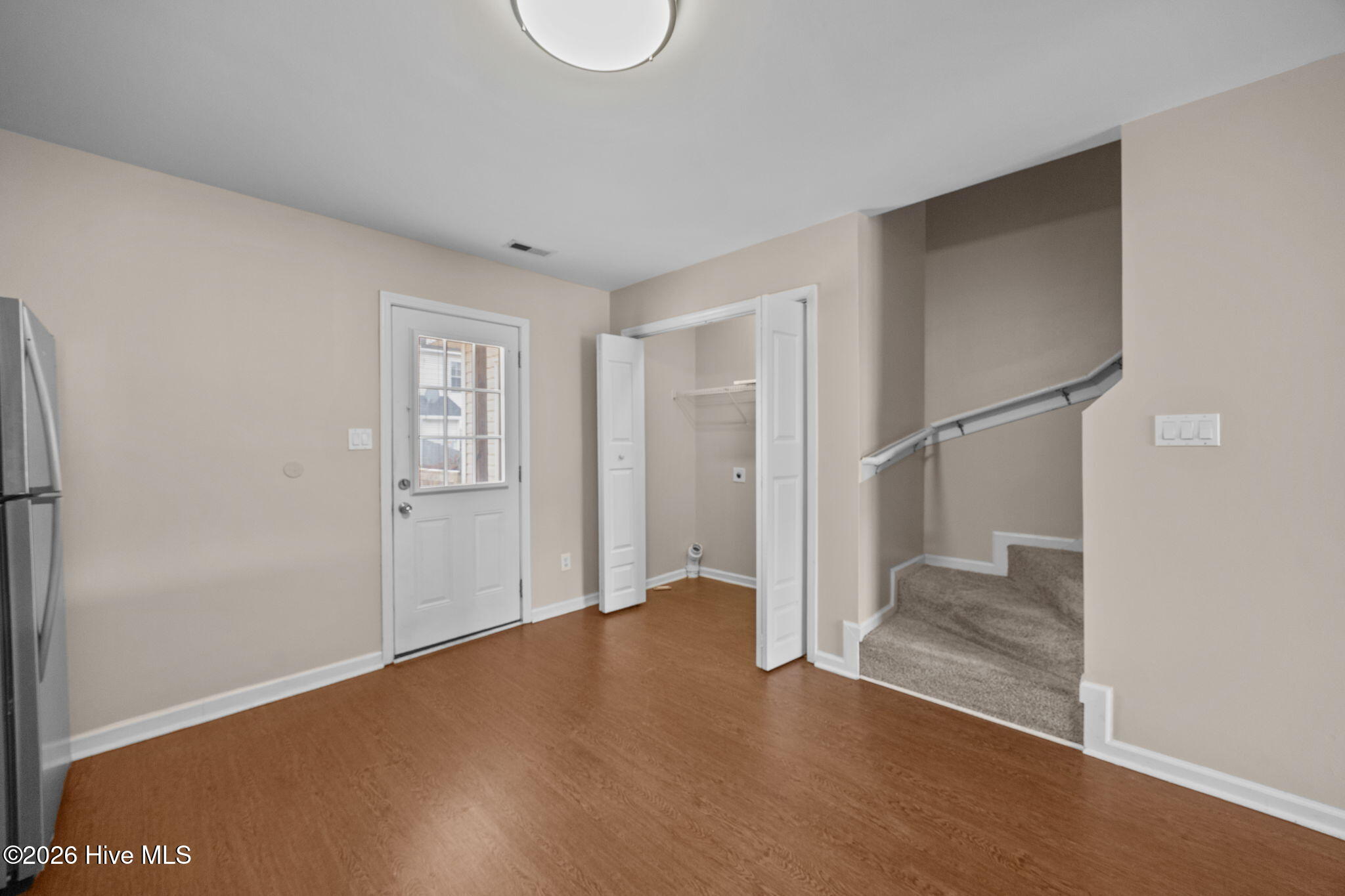 100553765 | Photo 16