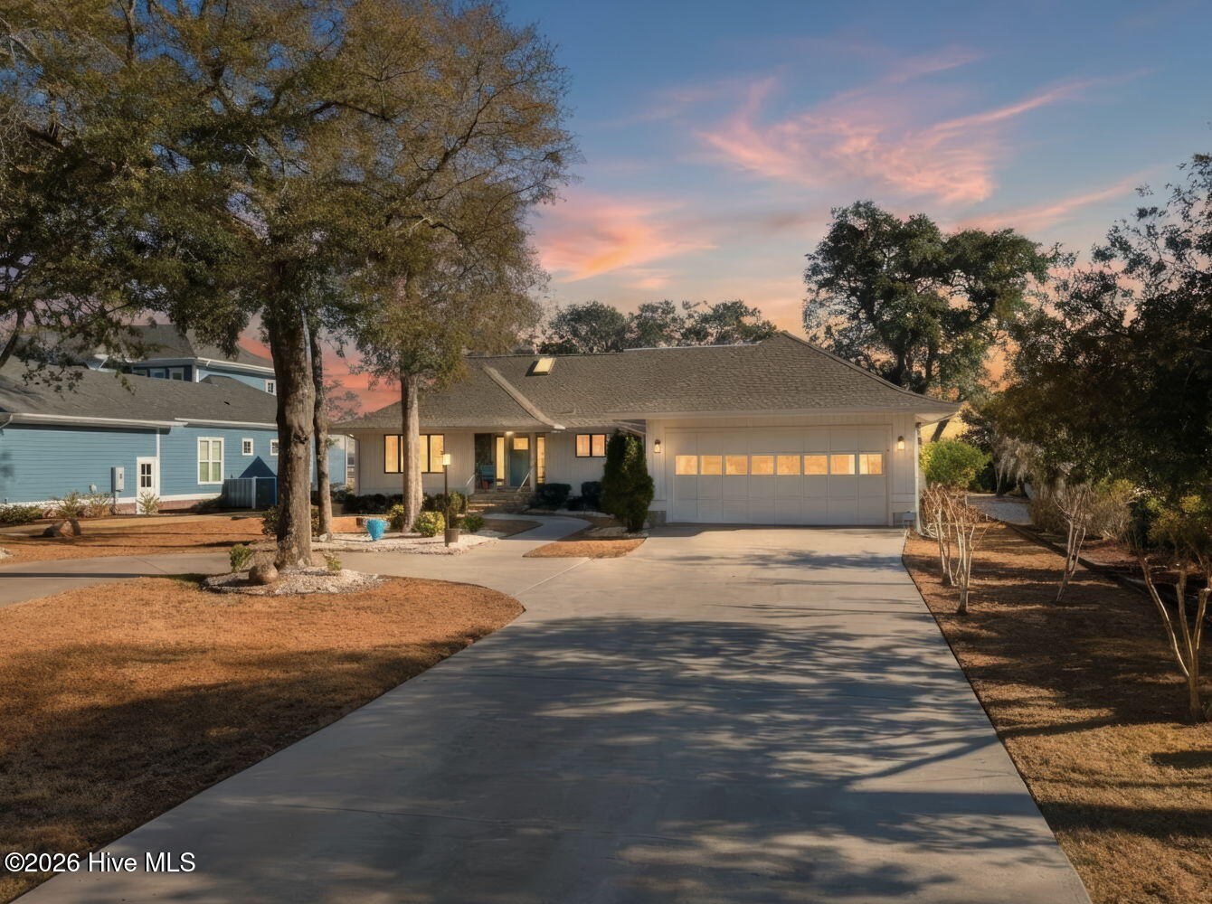 100555679 | Photo 91