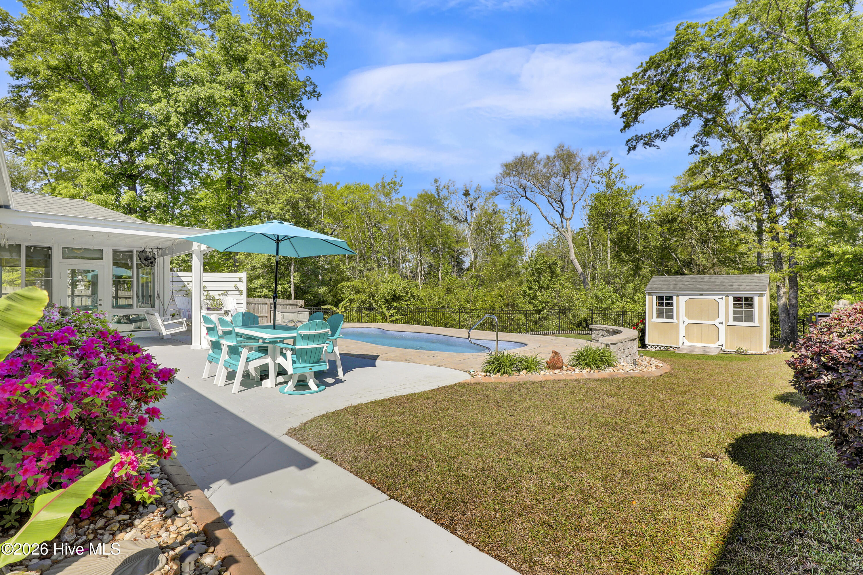 100567607 | Photo 42