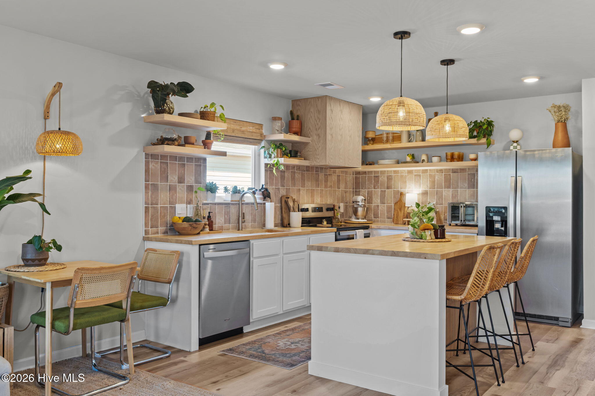 100557518 | Photo 15