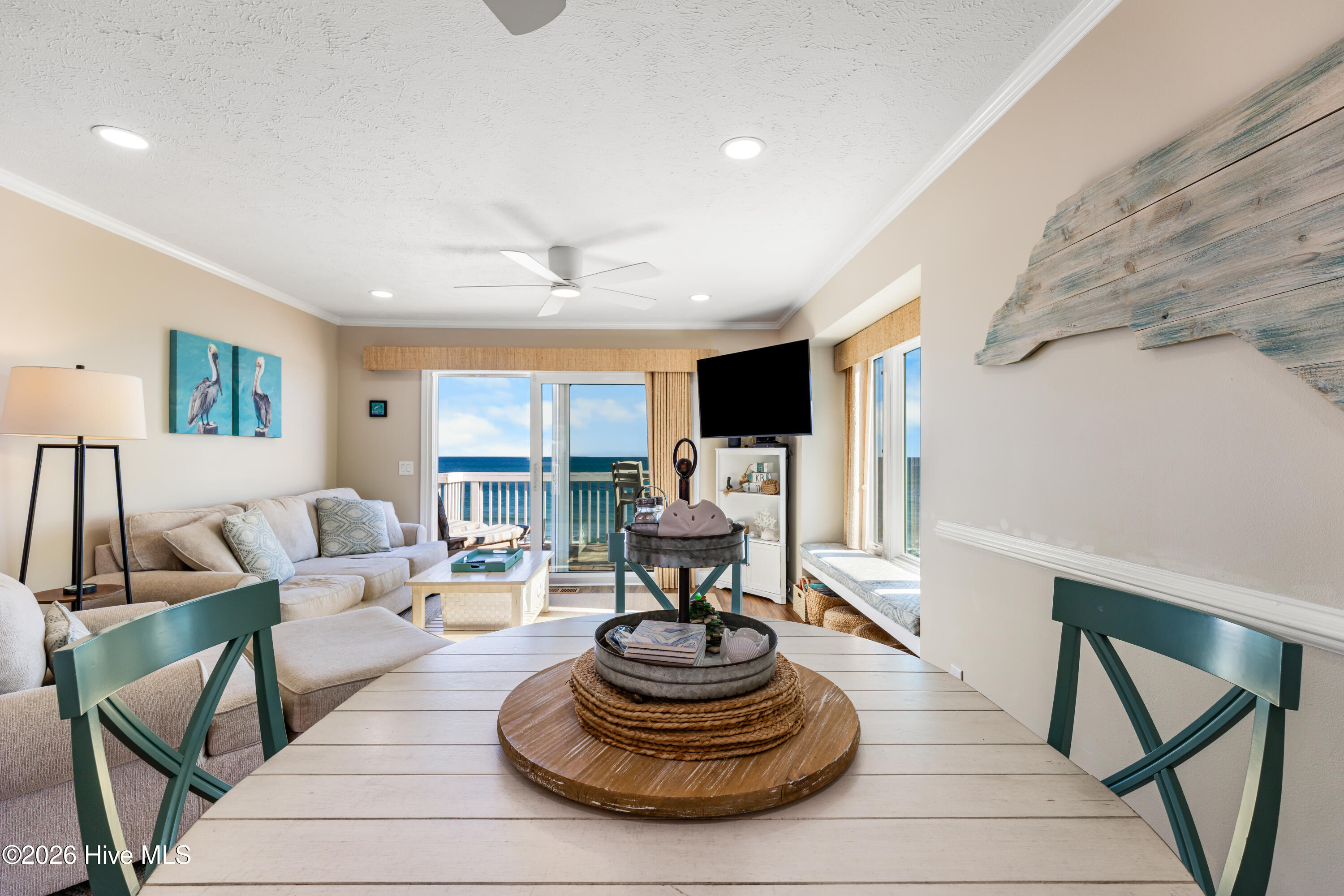 100550071 | Photo 14