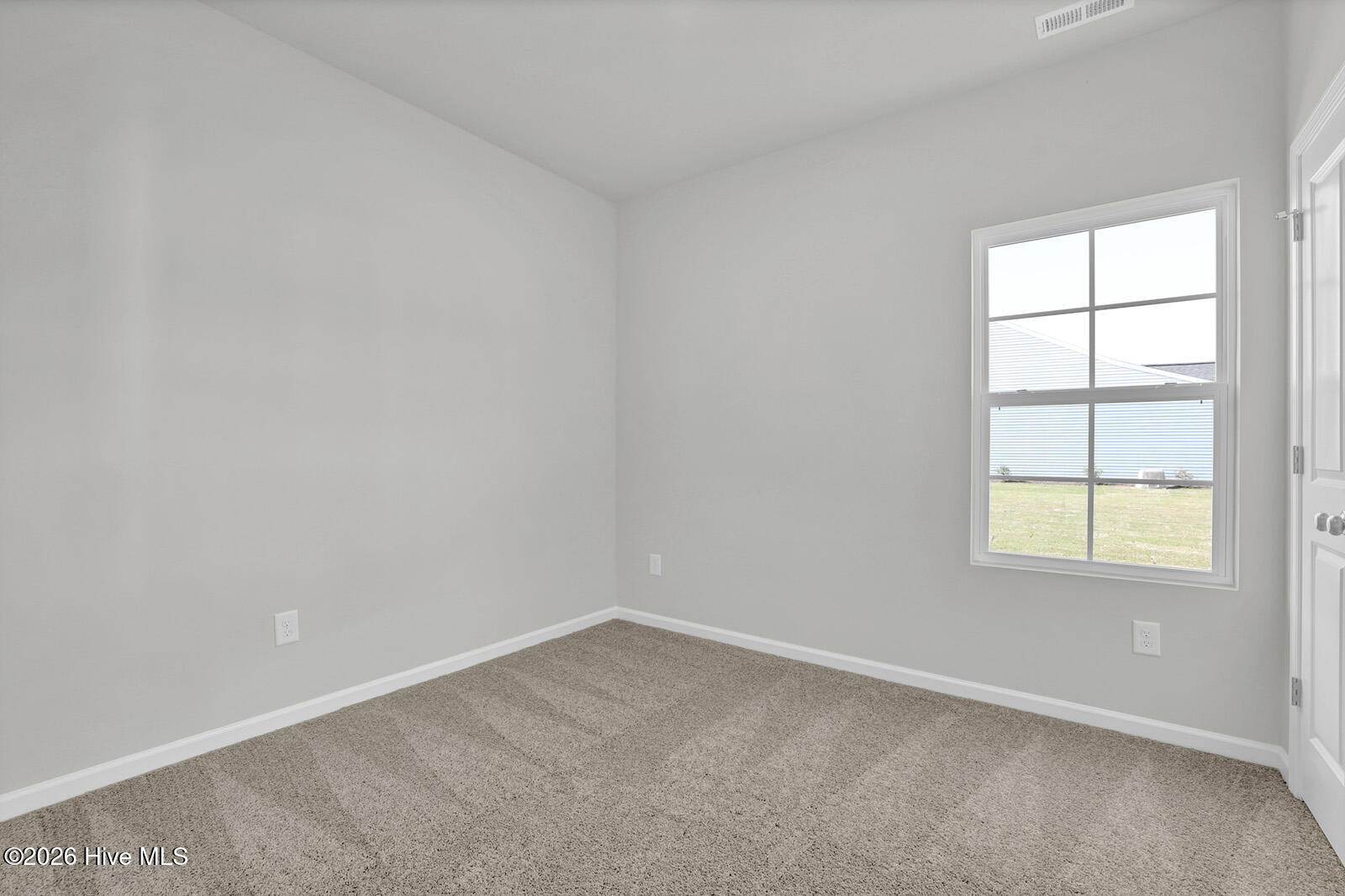 100550111 | Photo 16