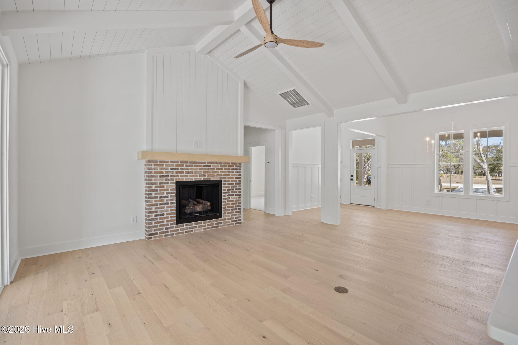 100559098 | Photo 11