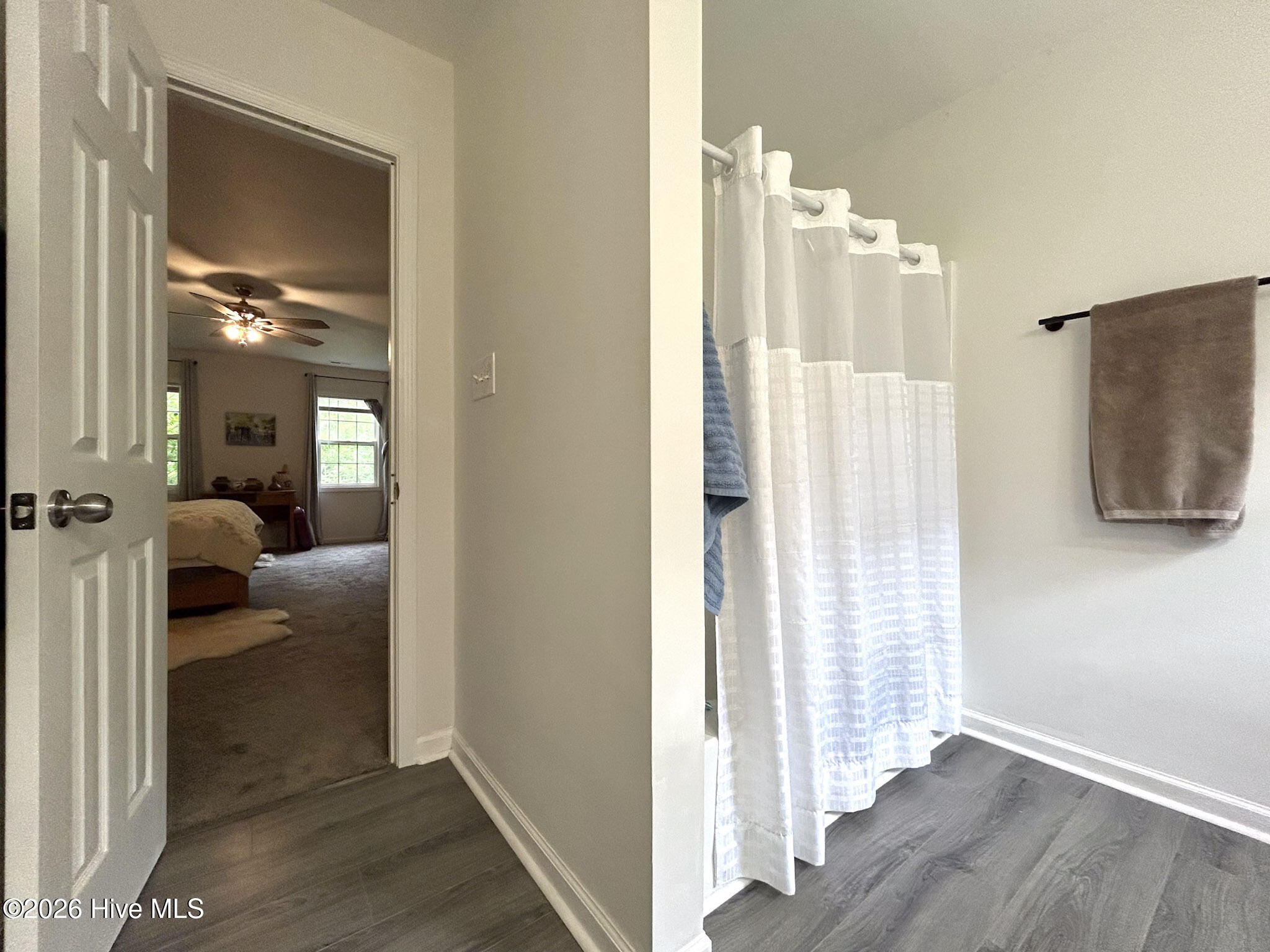 100570244 | Photo 37