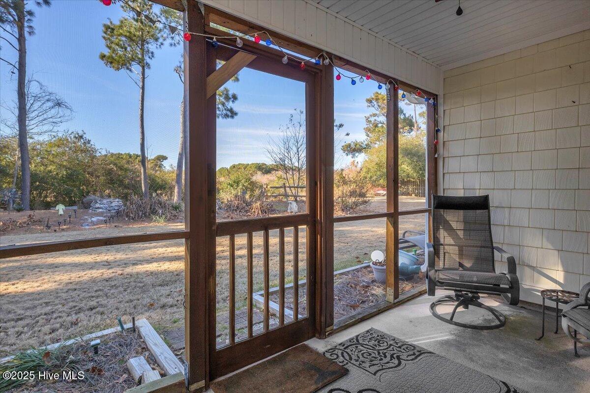 100547110 | Photo 38