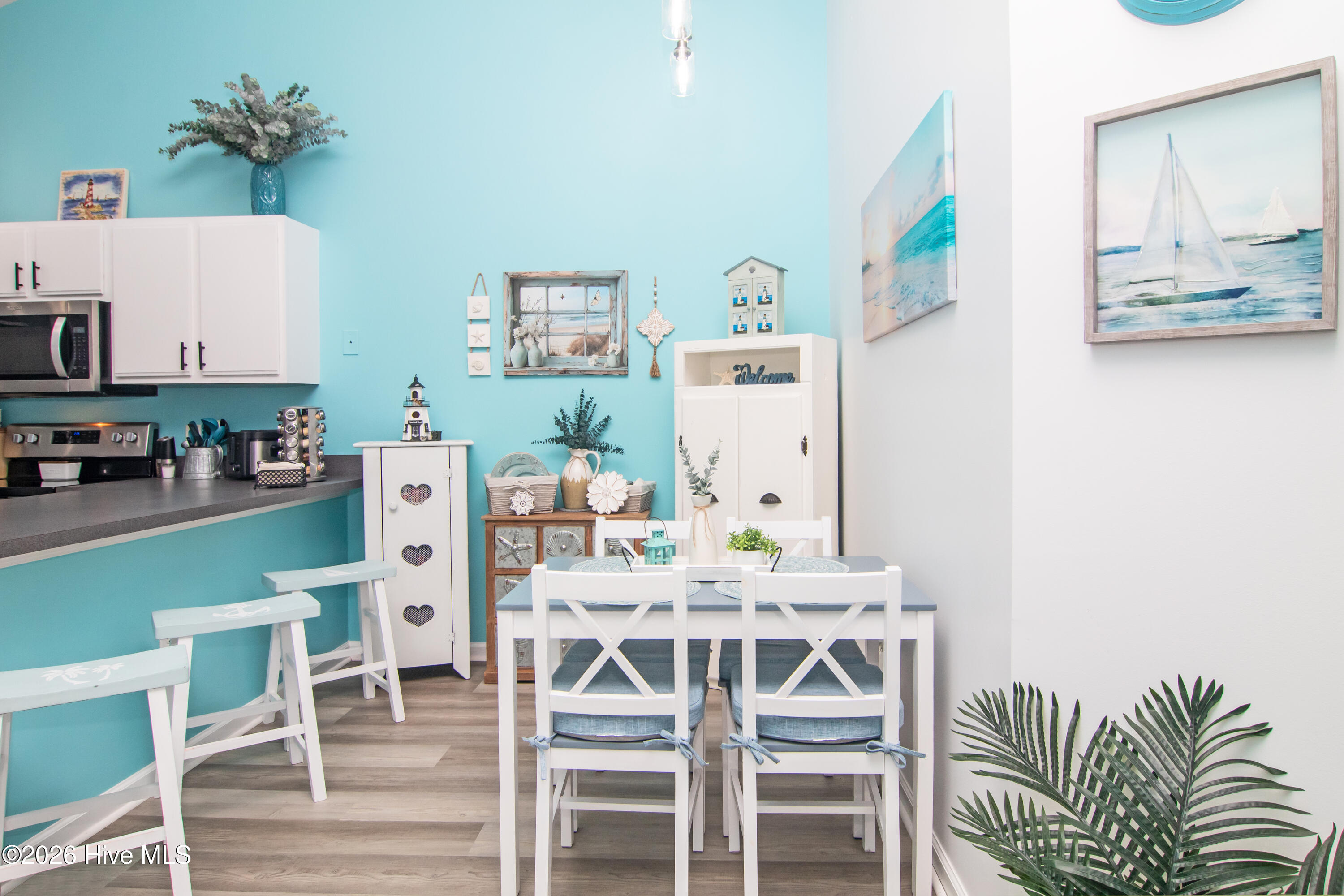 100549020 | Photo 16