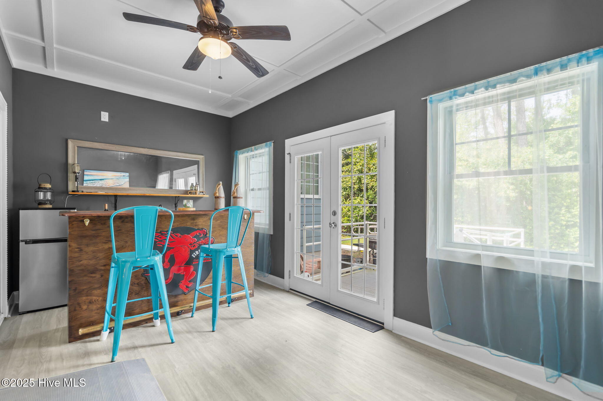 100525866 | Photo 43