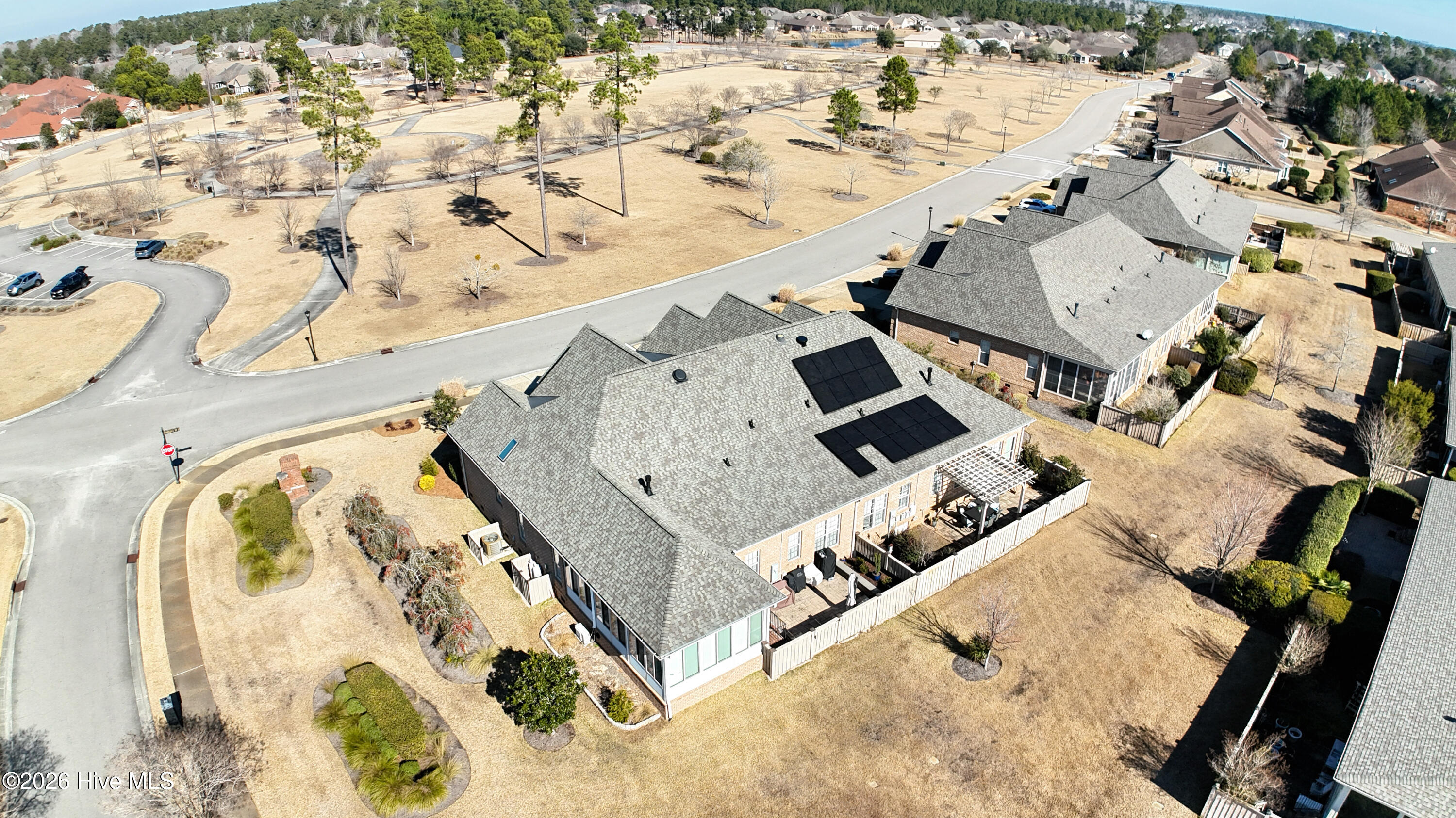 100550306 | Photo 32