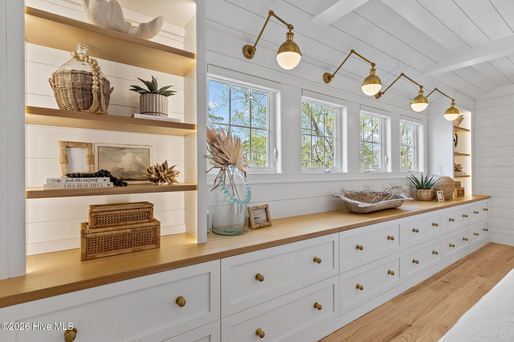 100561575 | Photo 37