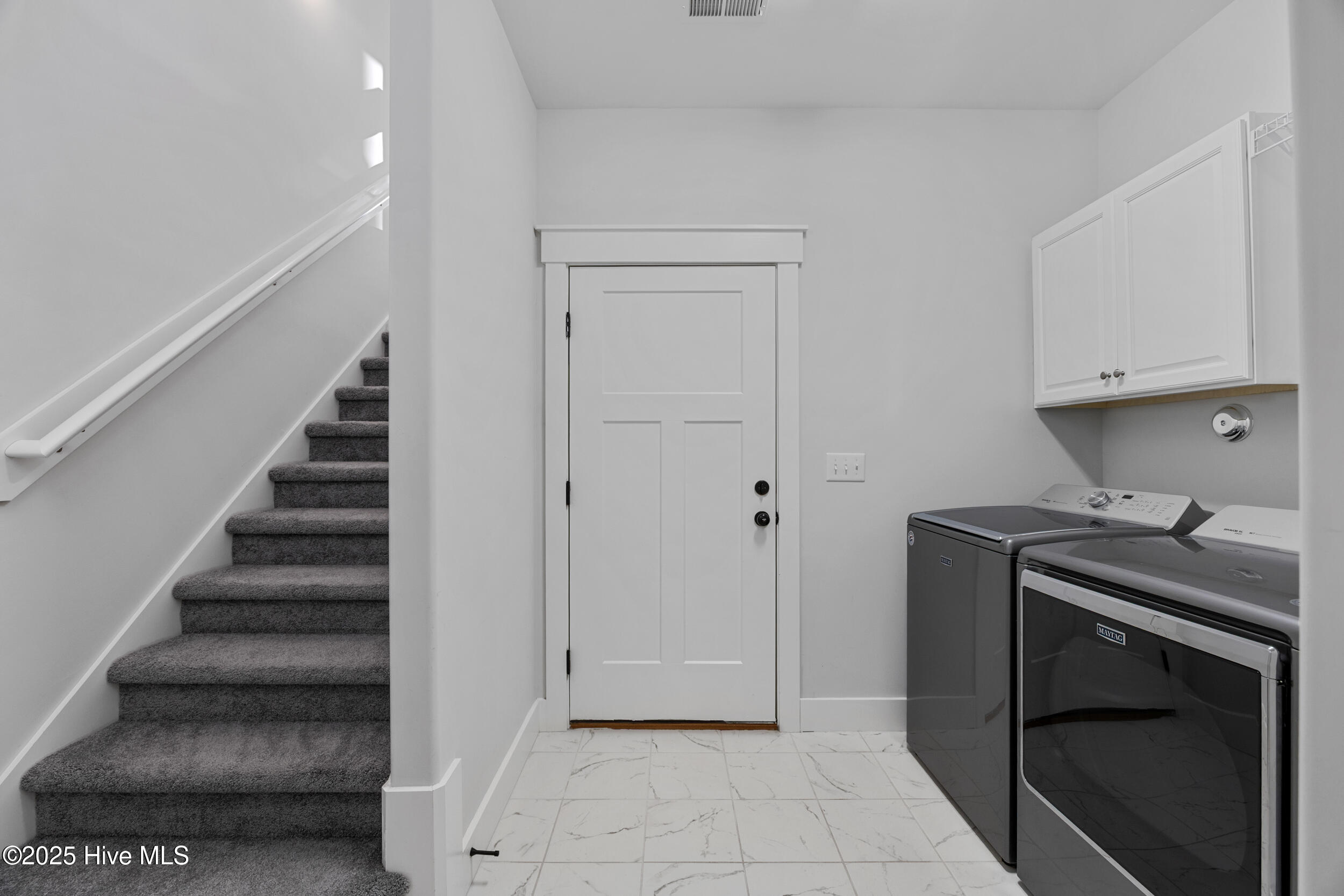 100545820 | Photo 27