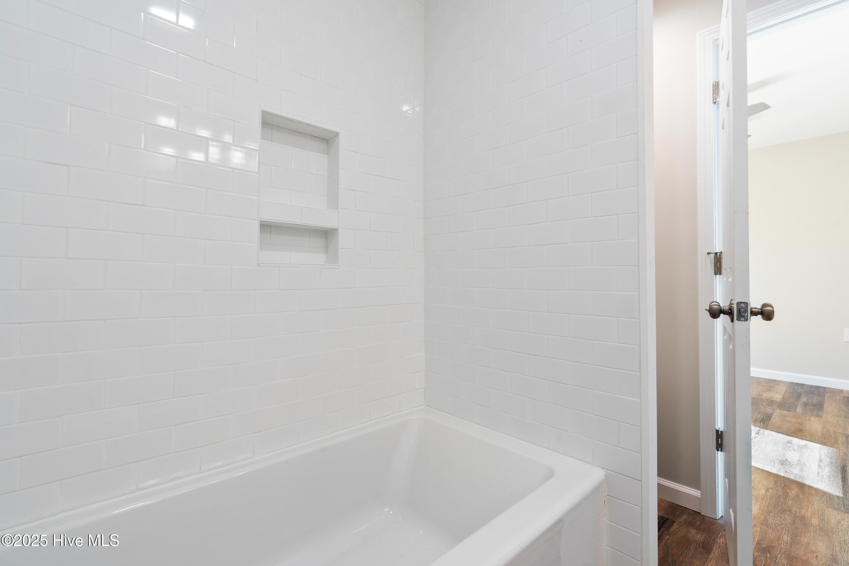 100545908 | Photo 29