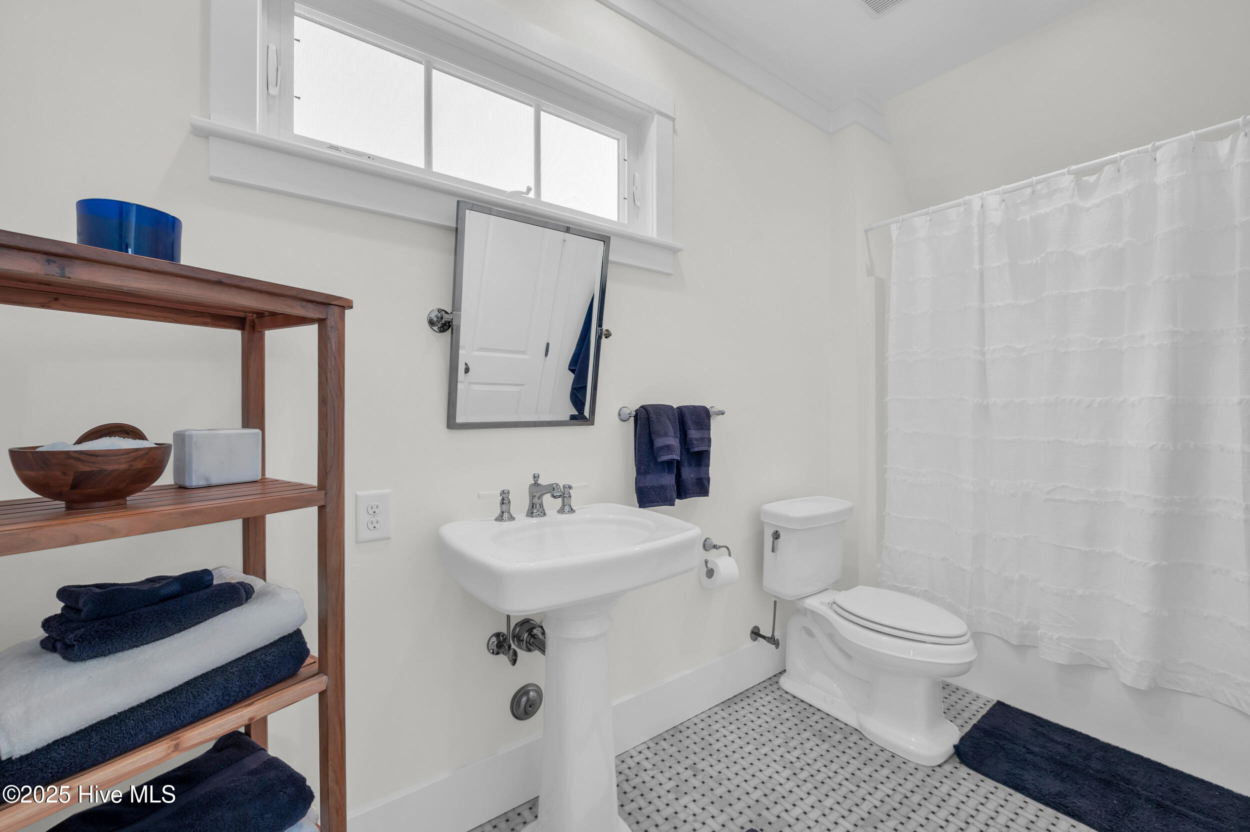 100532568 | Photo 31