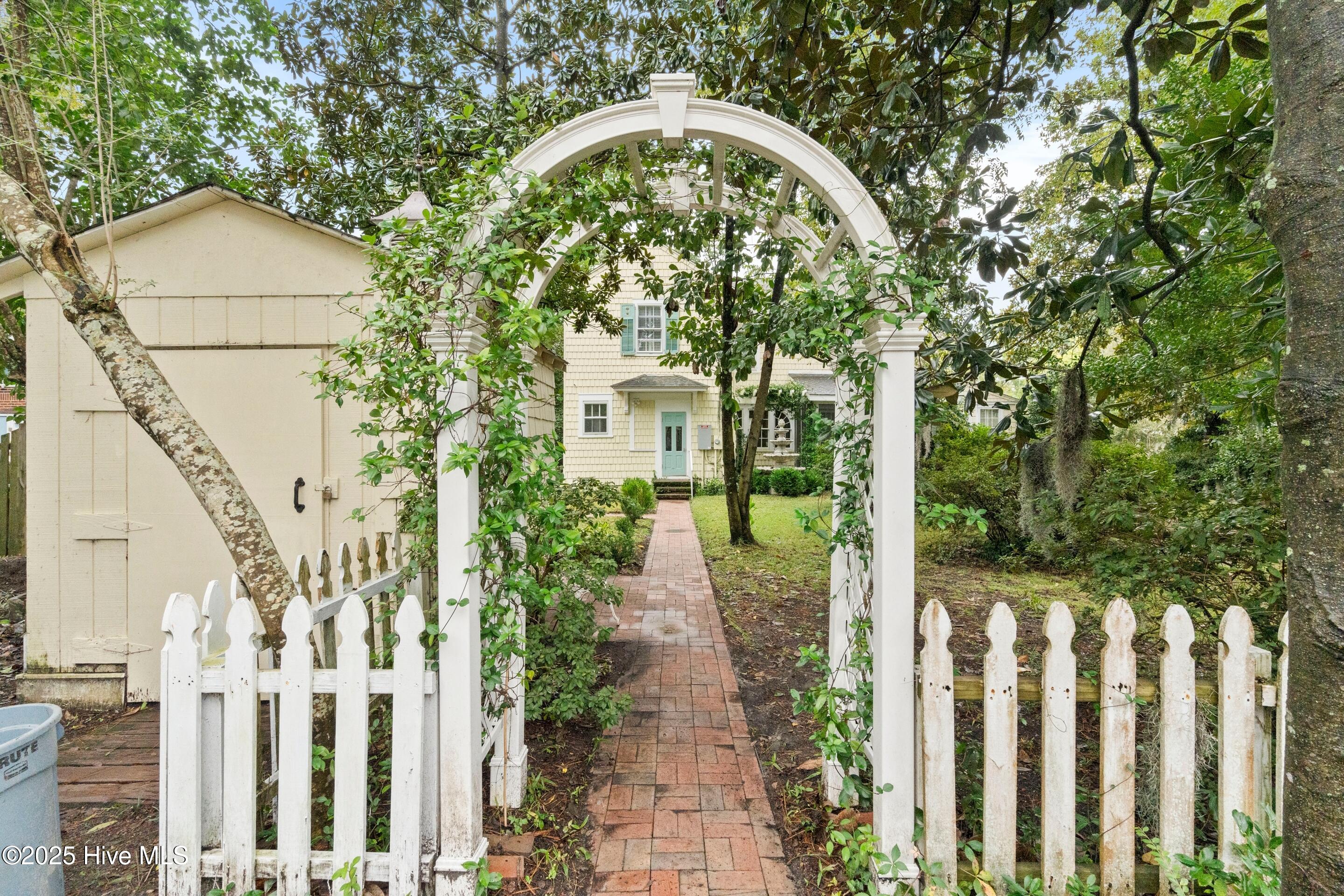 100553658 | Photo 65