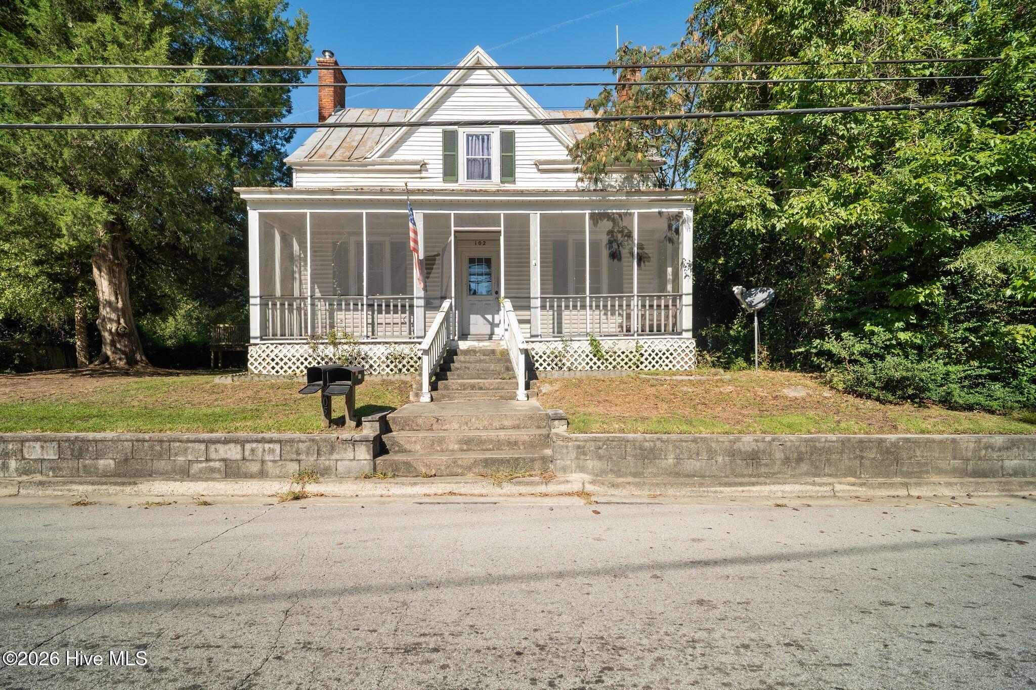 100609746 | Photo 2