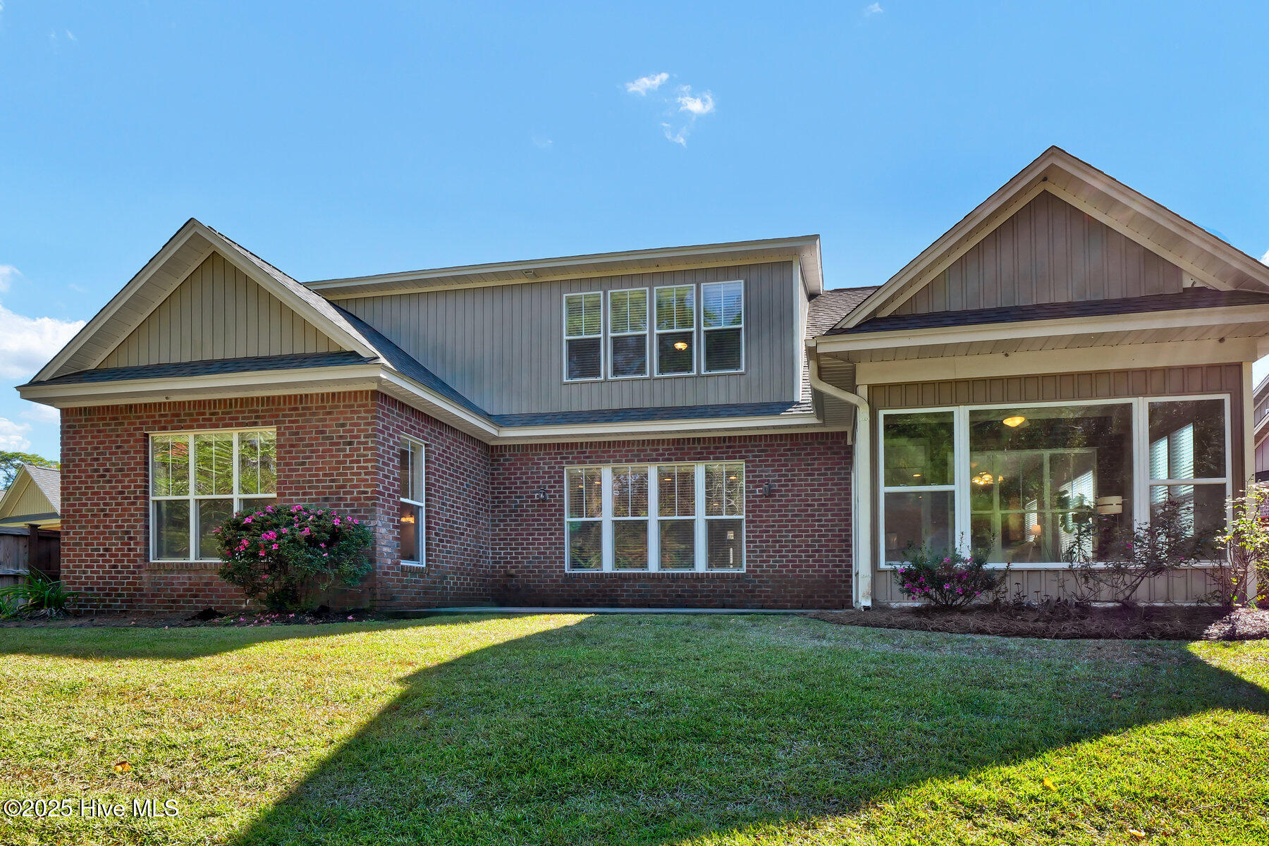 100540144 | Photo 44