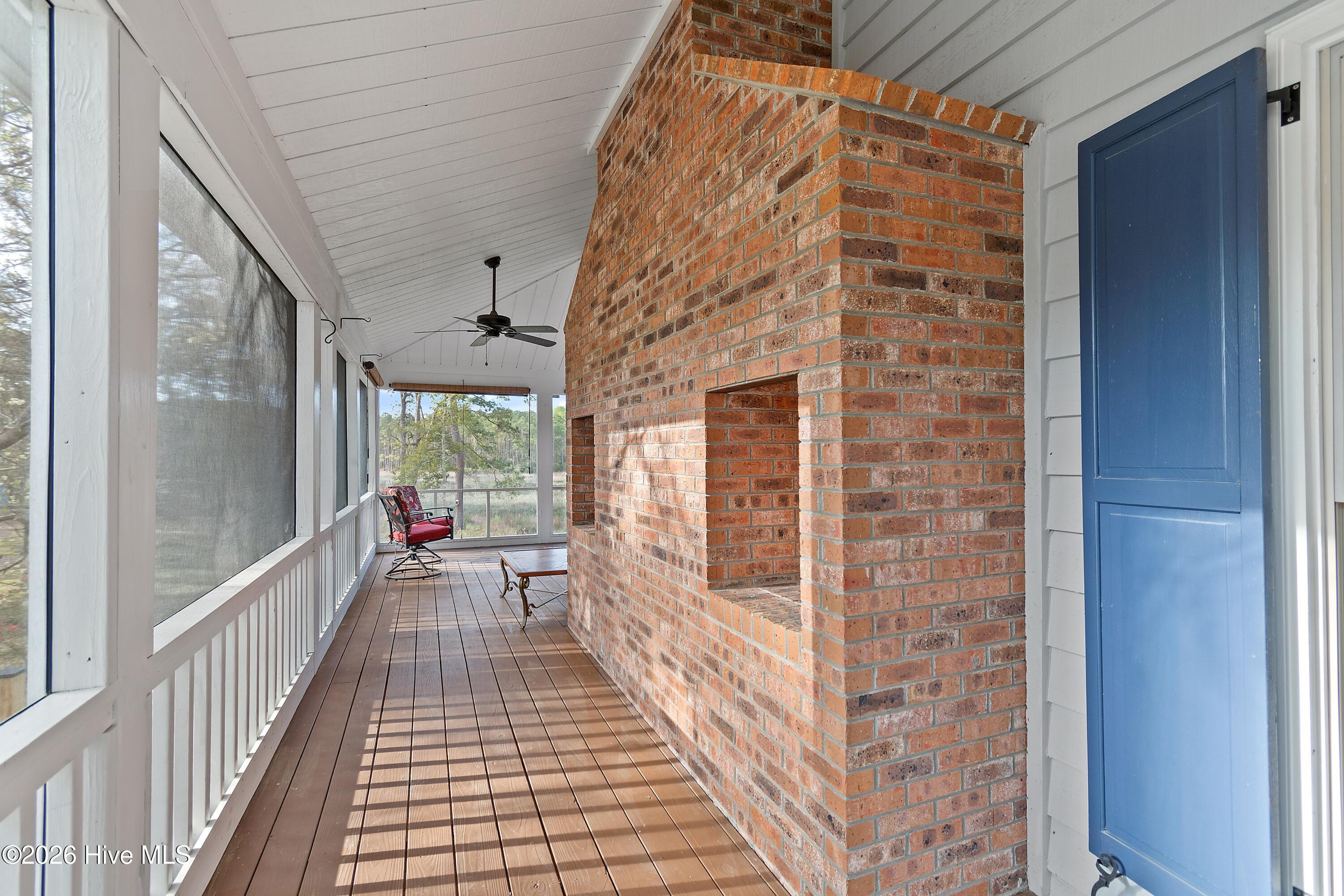 100564312 | Photo 41