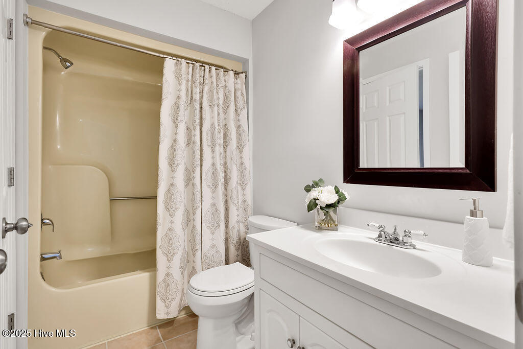 100540230 | Photo 16