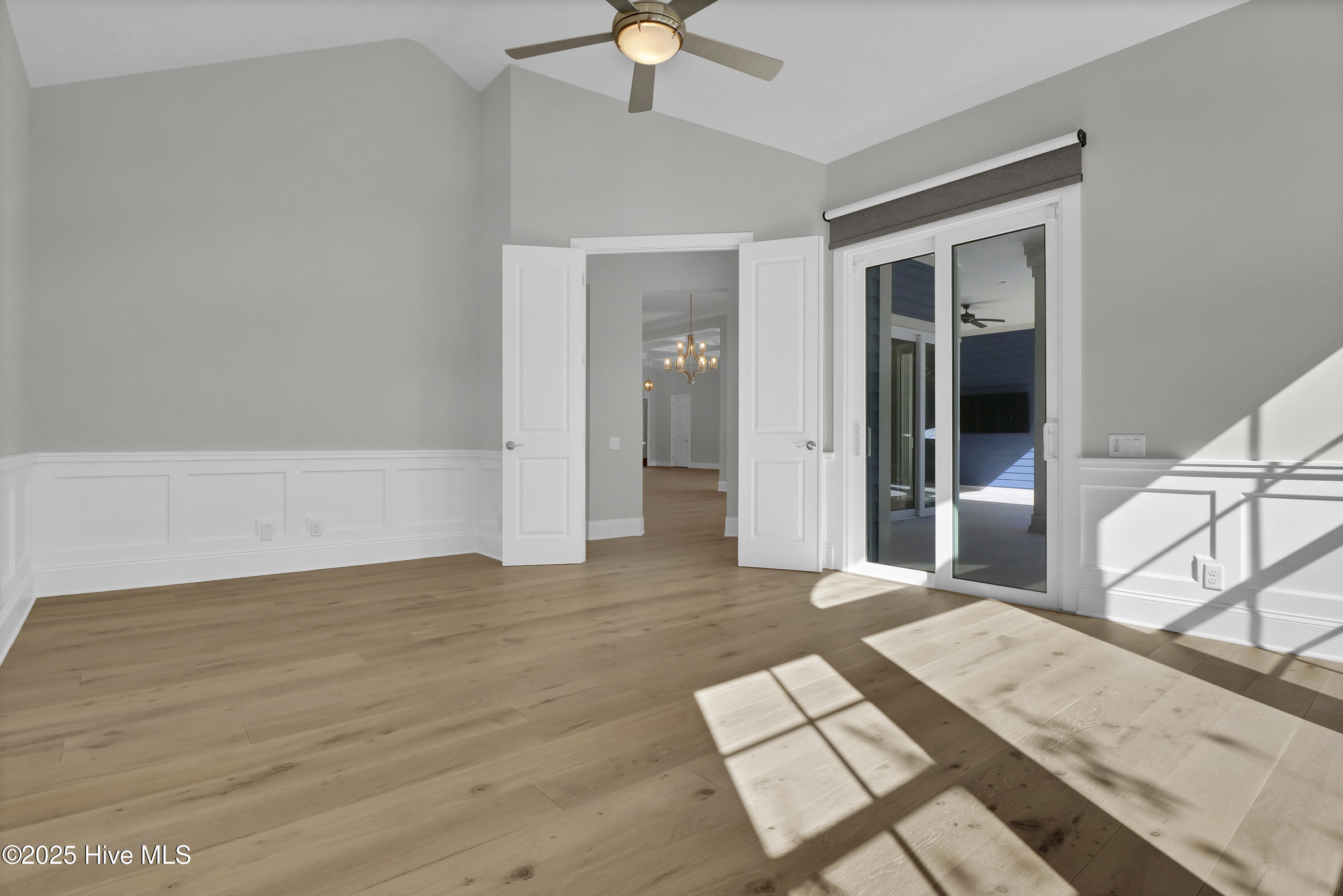 100538861 | Photo 37