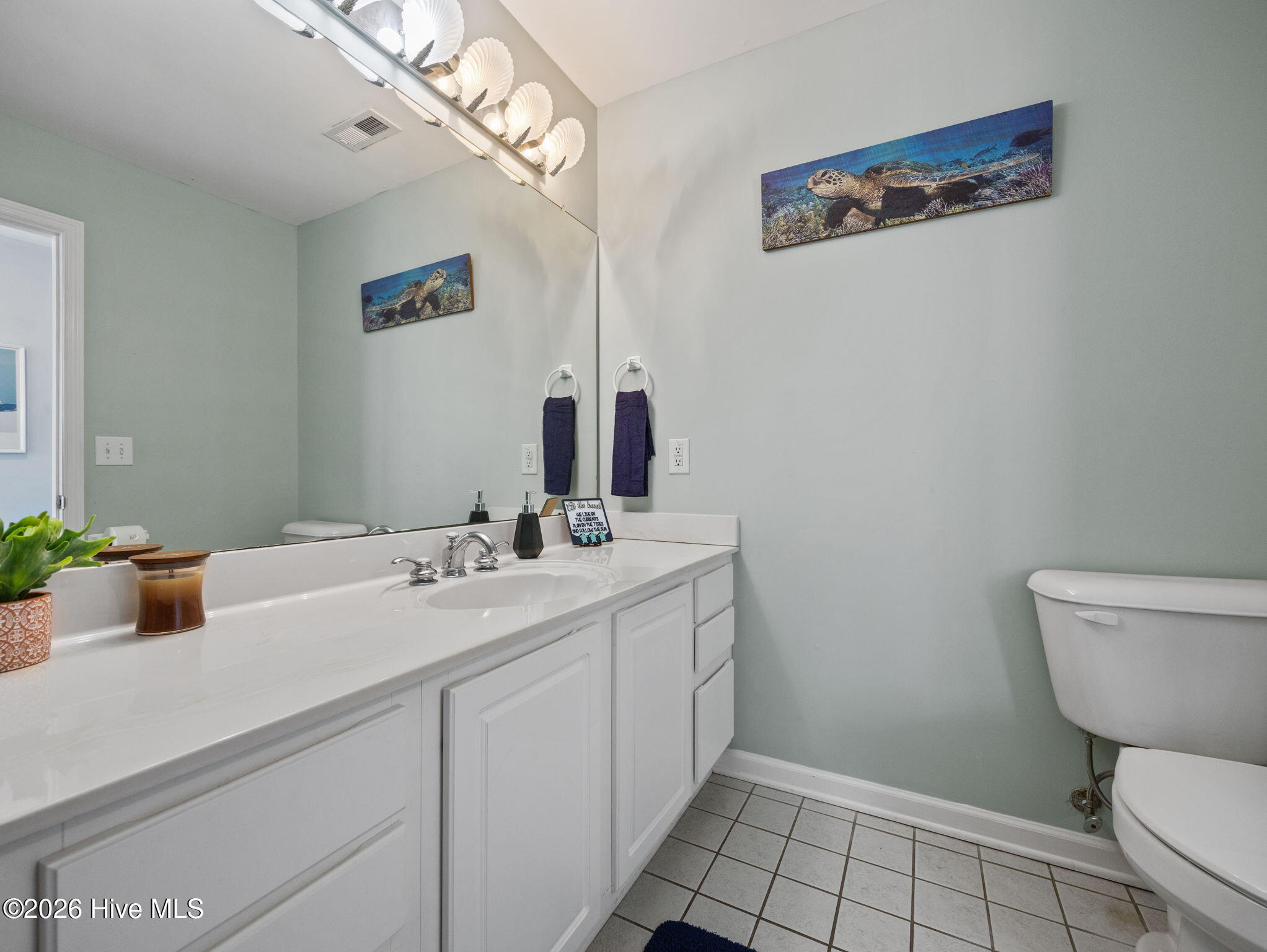 100564989 | Photo 24