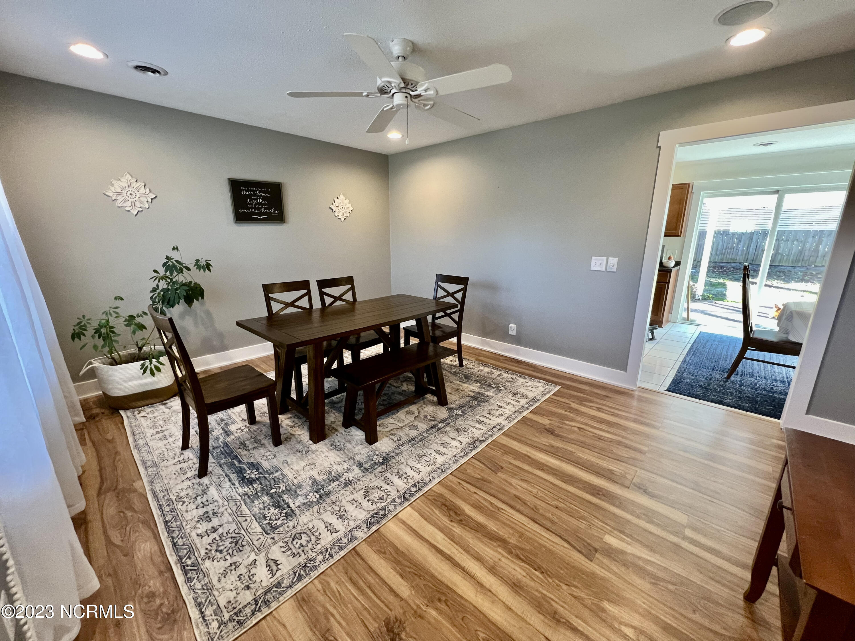 100555219 | Photo 17