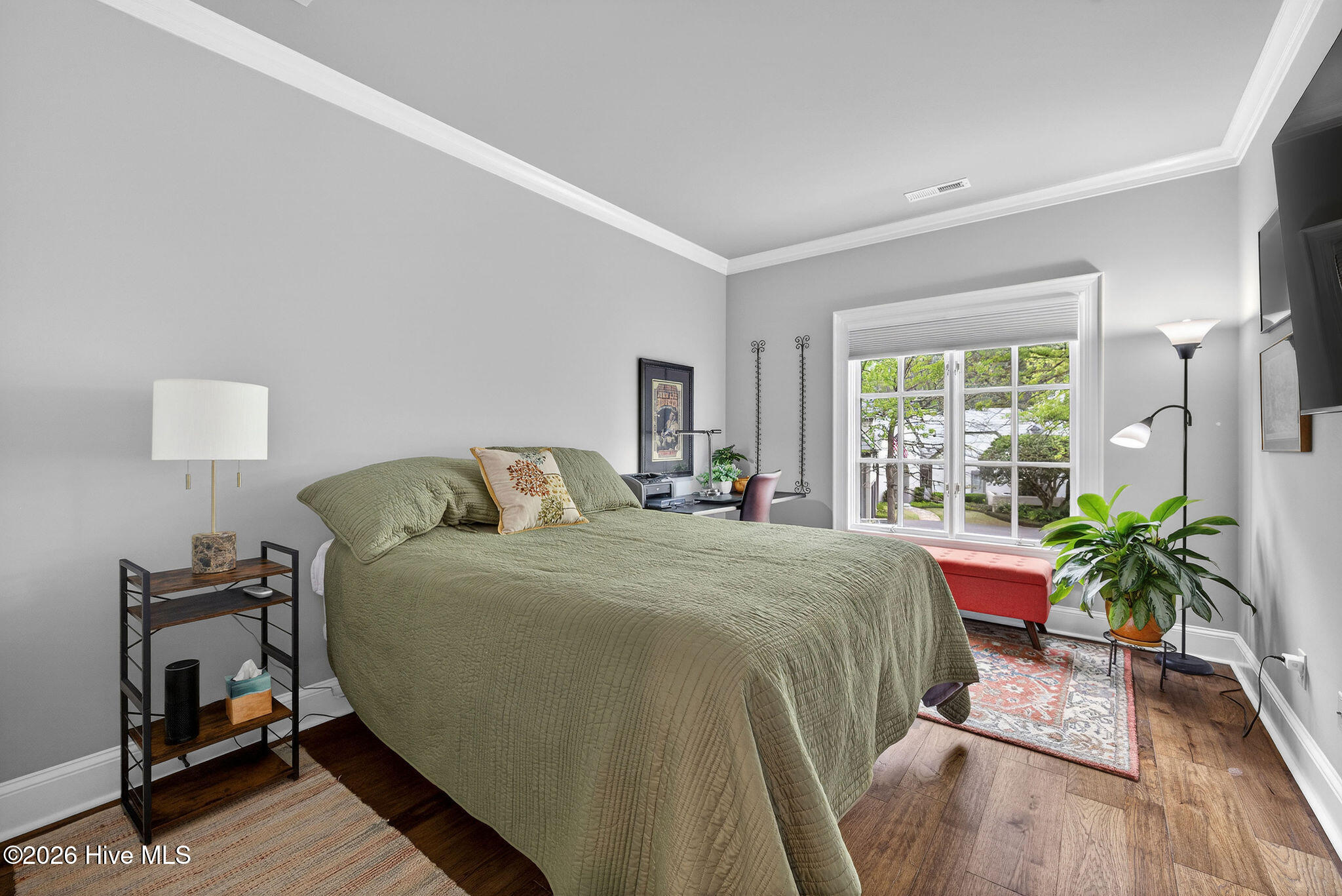 100565960 | Photo 57