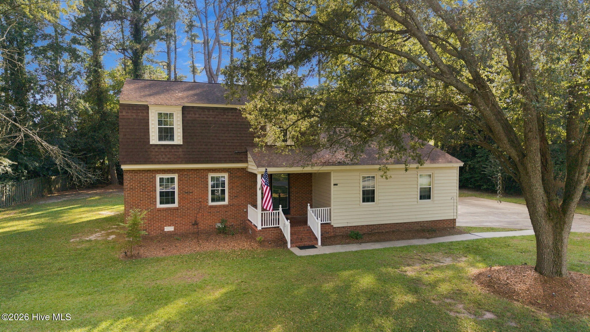 Photo 2 of Single family home for sale at 201 Evanswood Dr, Greenville, NC 27858 | MLS# 100605943 | Listing updated on 2026-10-05