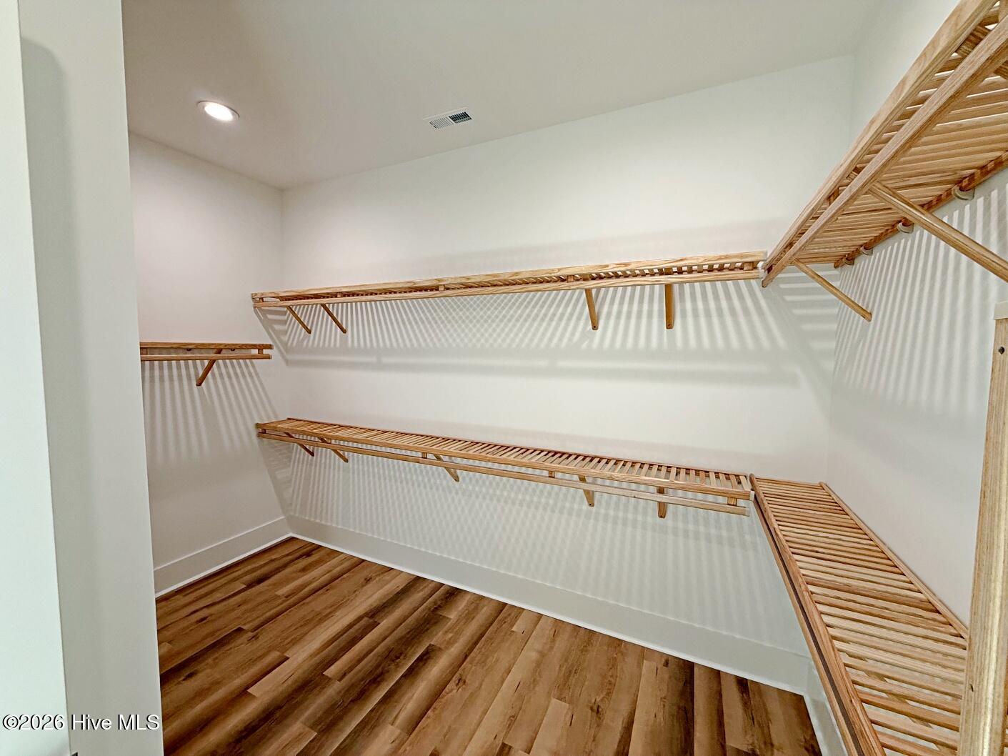 100537171 | Photo 14