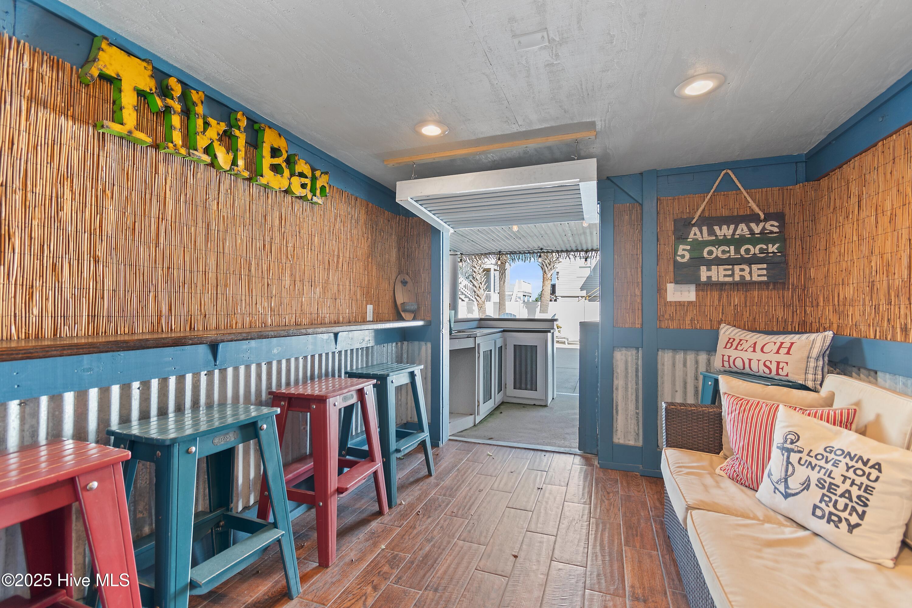 100535227 | Photo 29