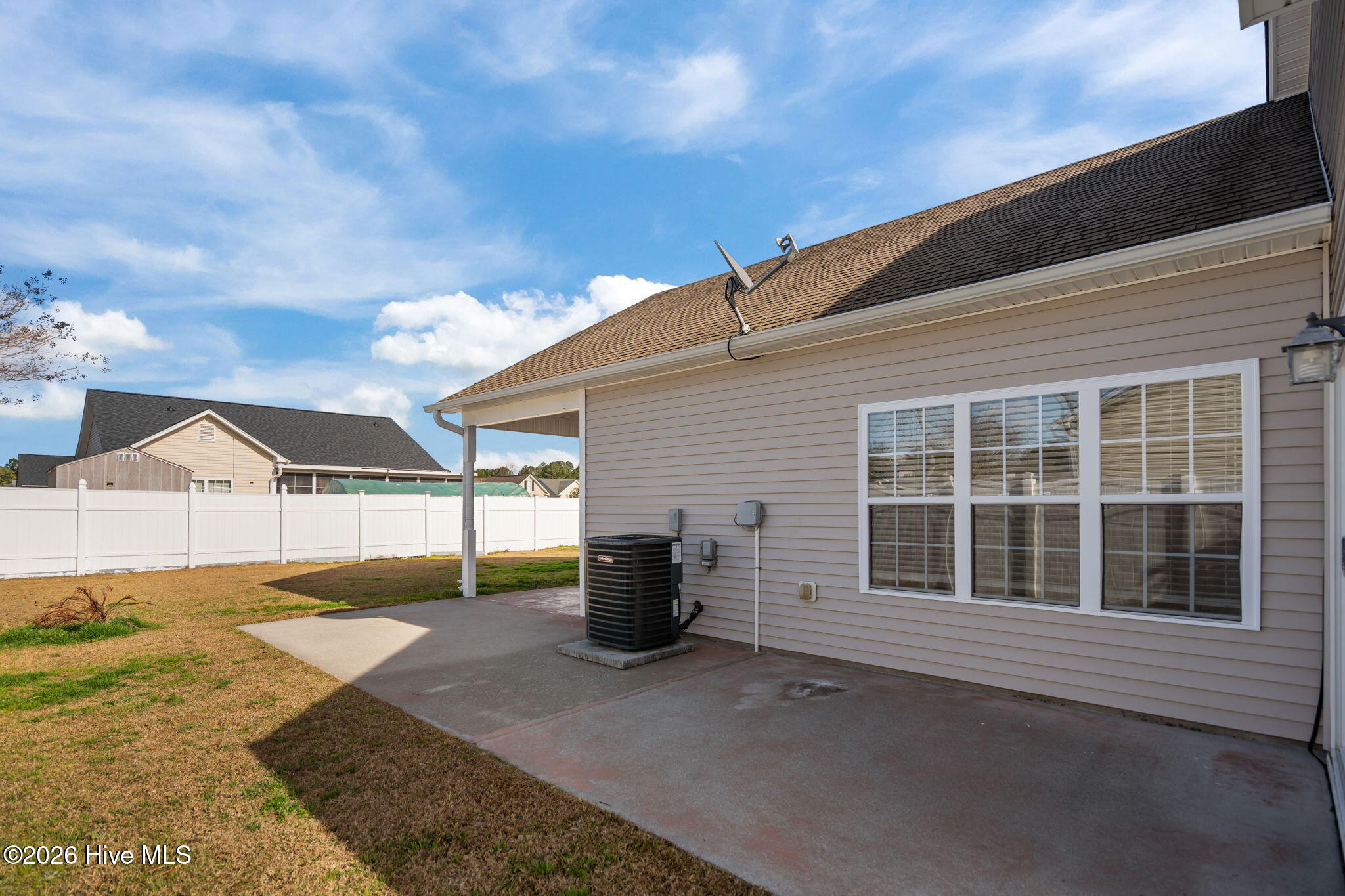 100549107 | Photo 46