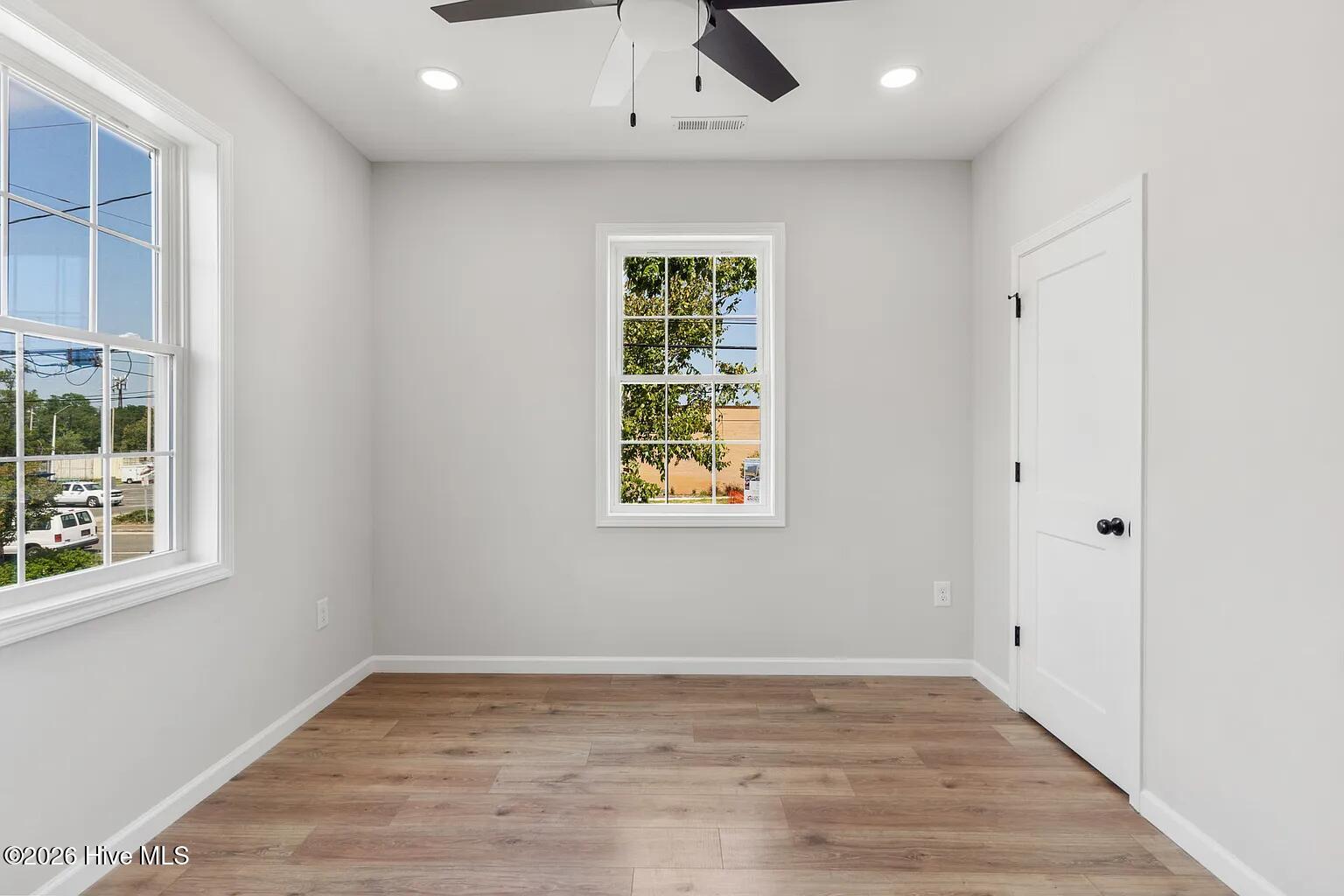 100569106 | Photo 27